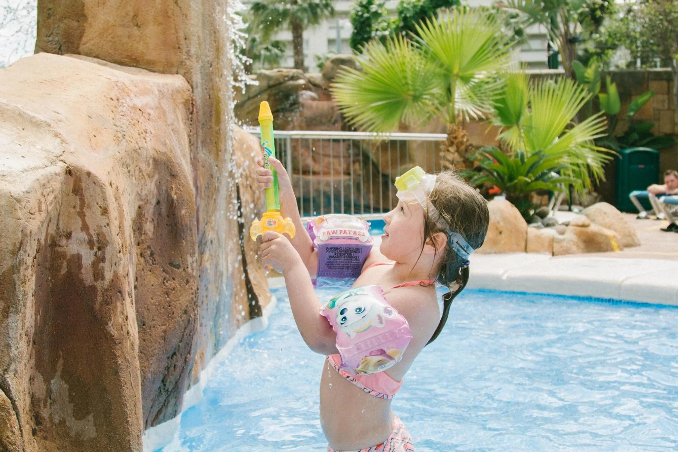 Swimming pool in Hotel Villamarina Club