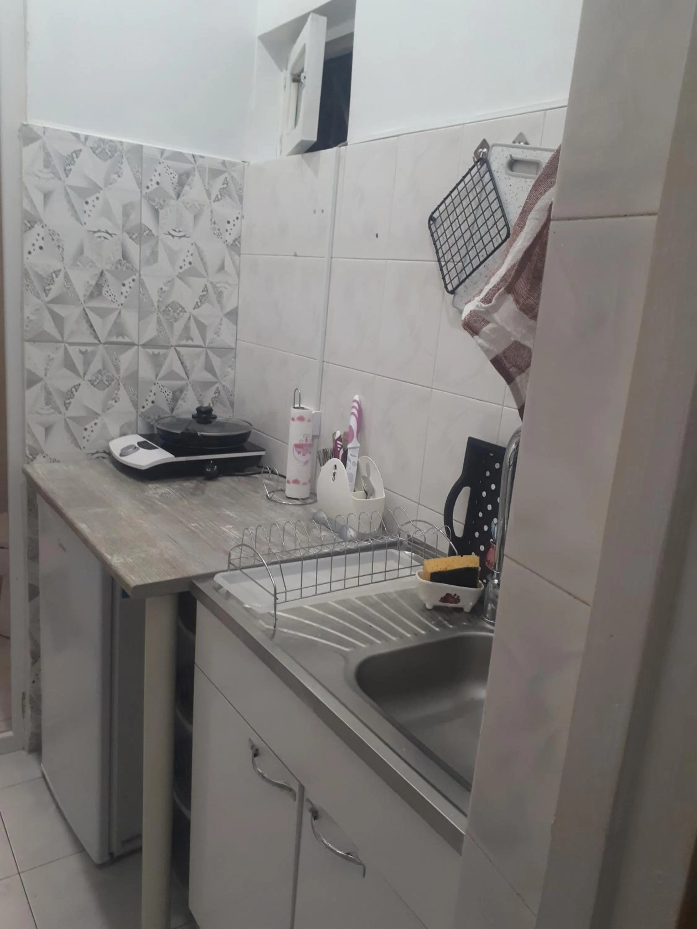 Kitchen or kitchenette in Sunflower Hotel