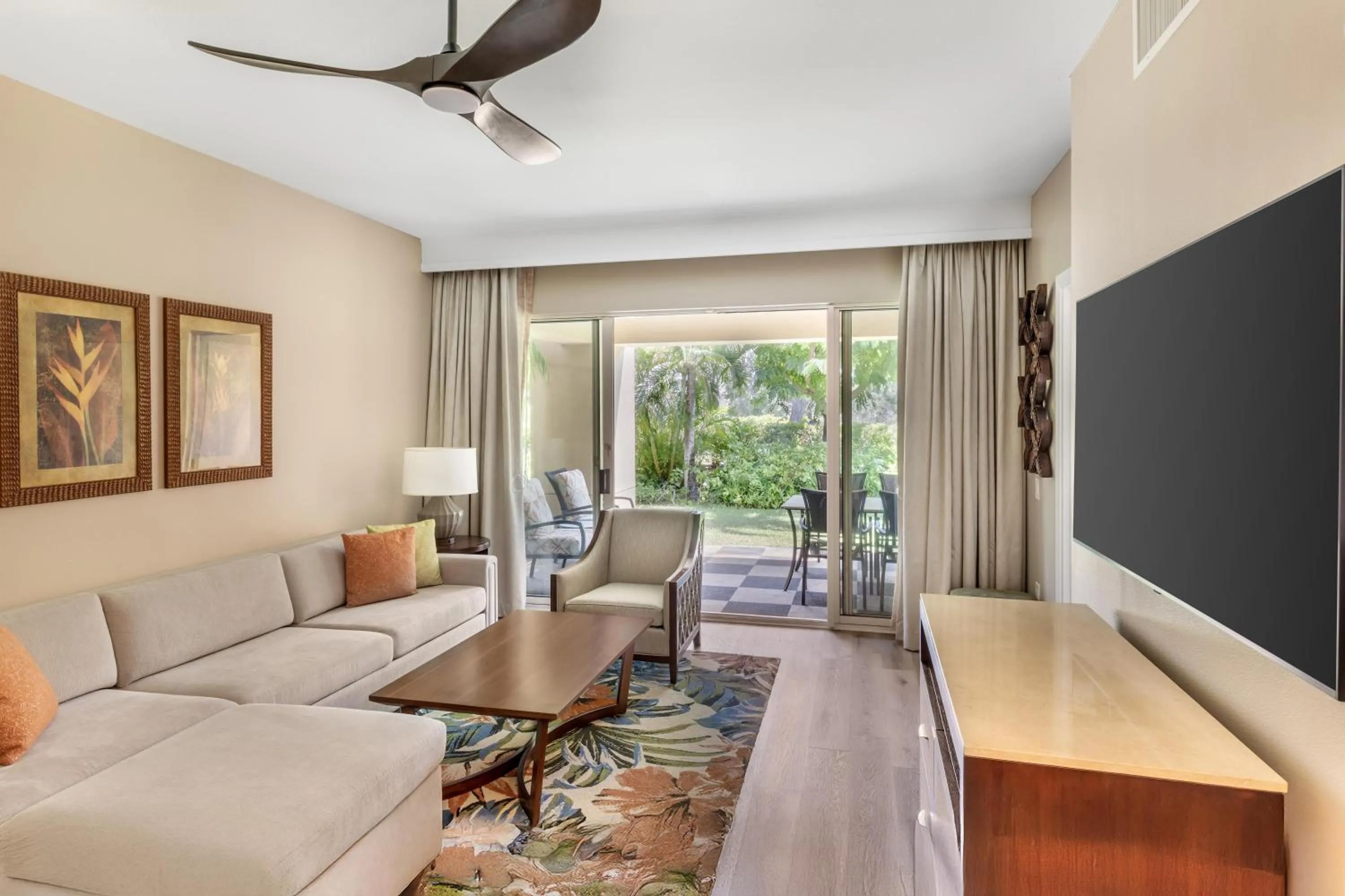 Living room in Hilton Grand Vacations Club Kohala Suites Waikoloa