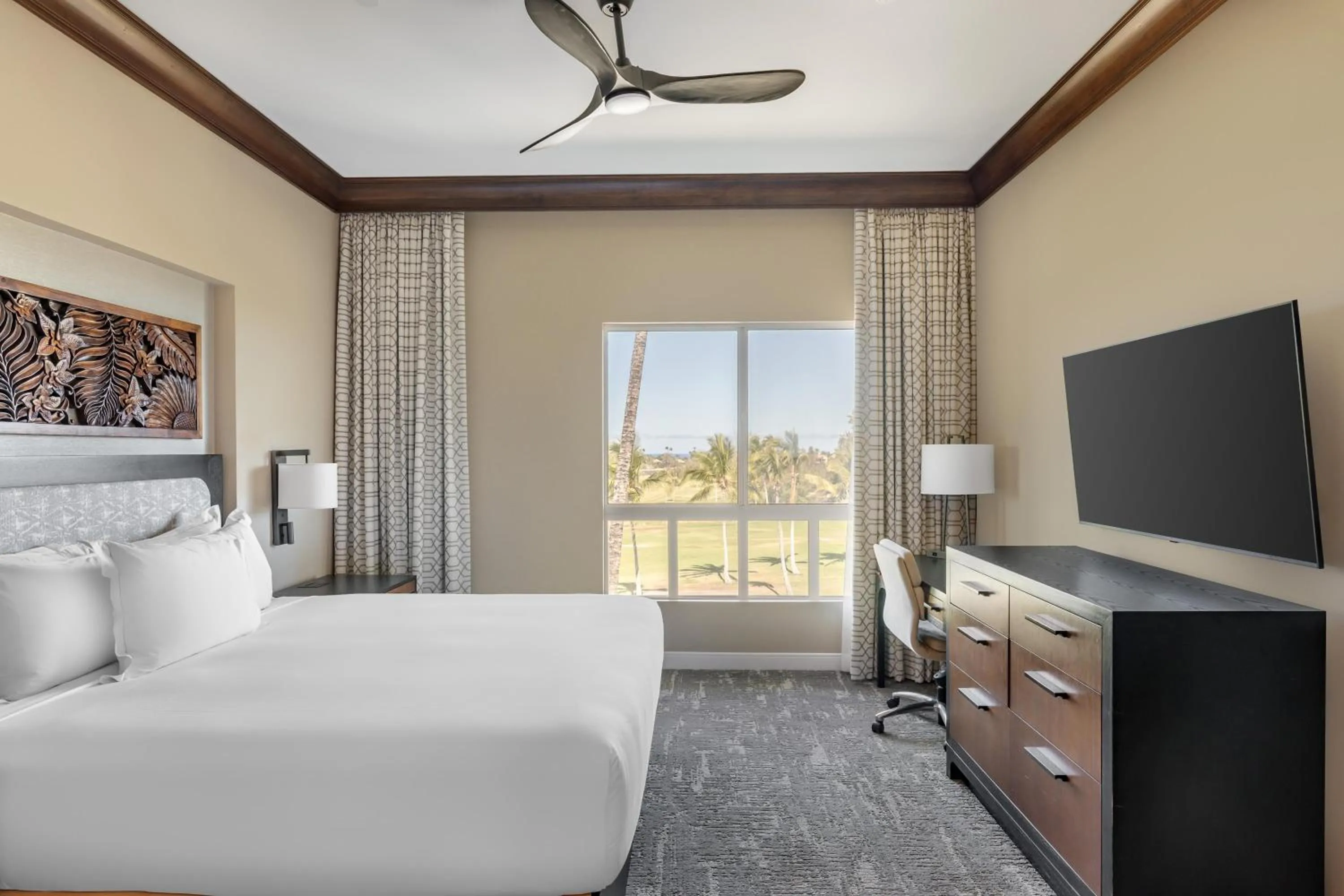 Bed in Hilton Grand Vacations Club Kohala Suites Waikoloa