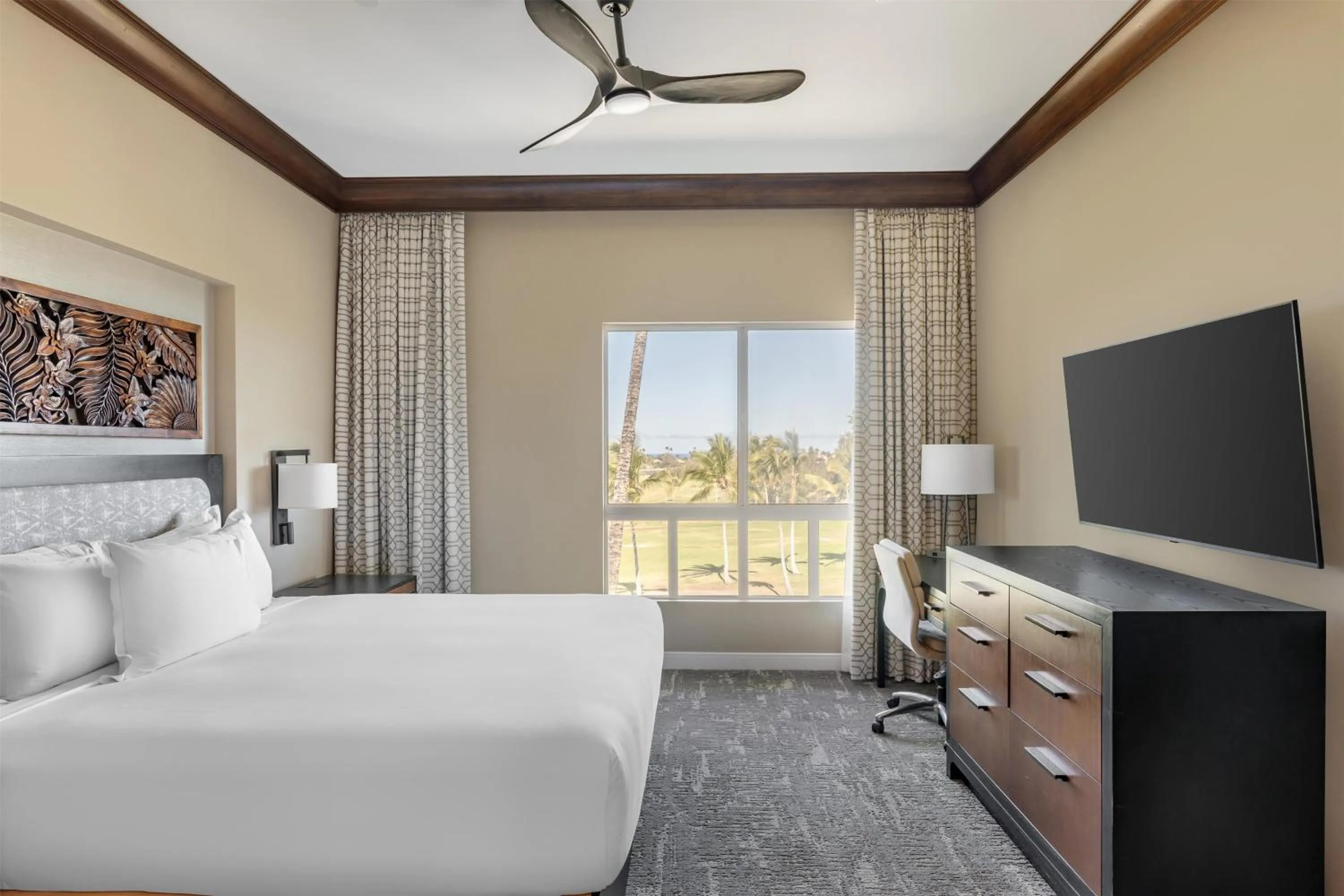 Bed in Hilton Grand Vacations Club Kohala Suites Waikoloa