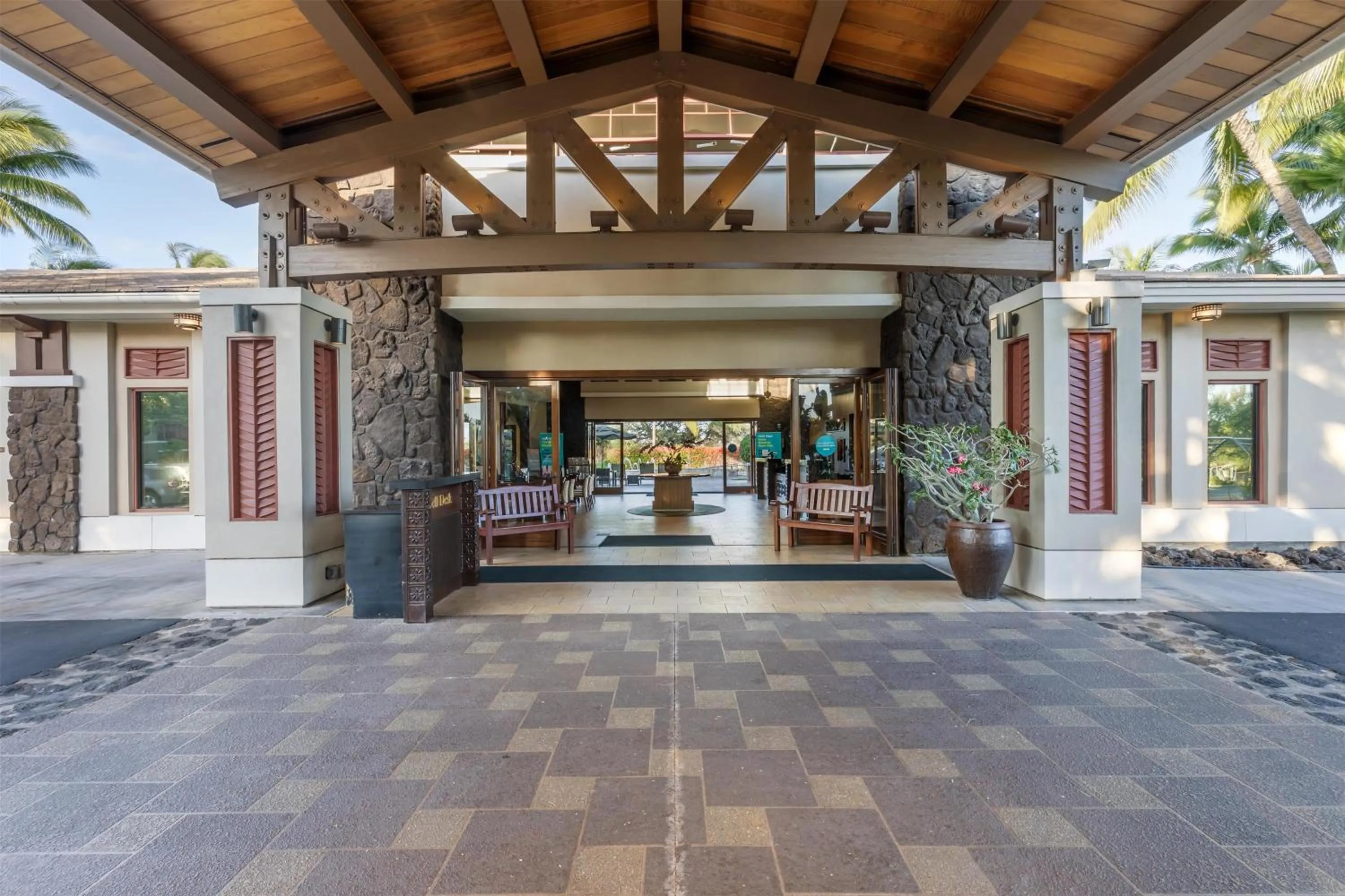Property building in Hilton Grand Vacations Club Kohala Suites Waikoloa