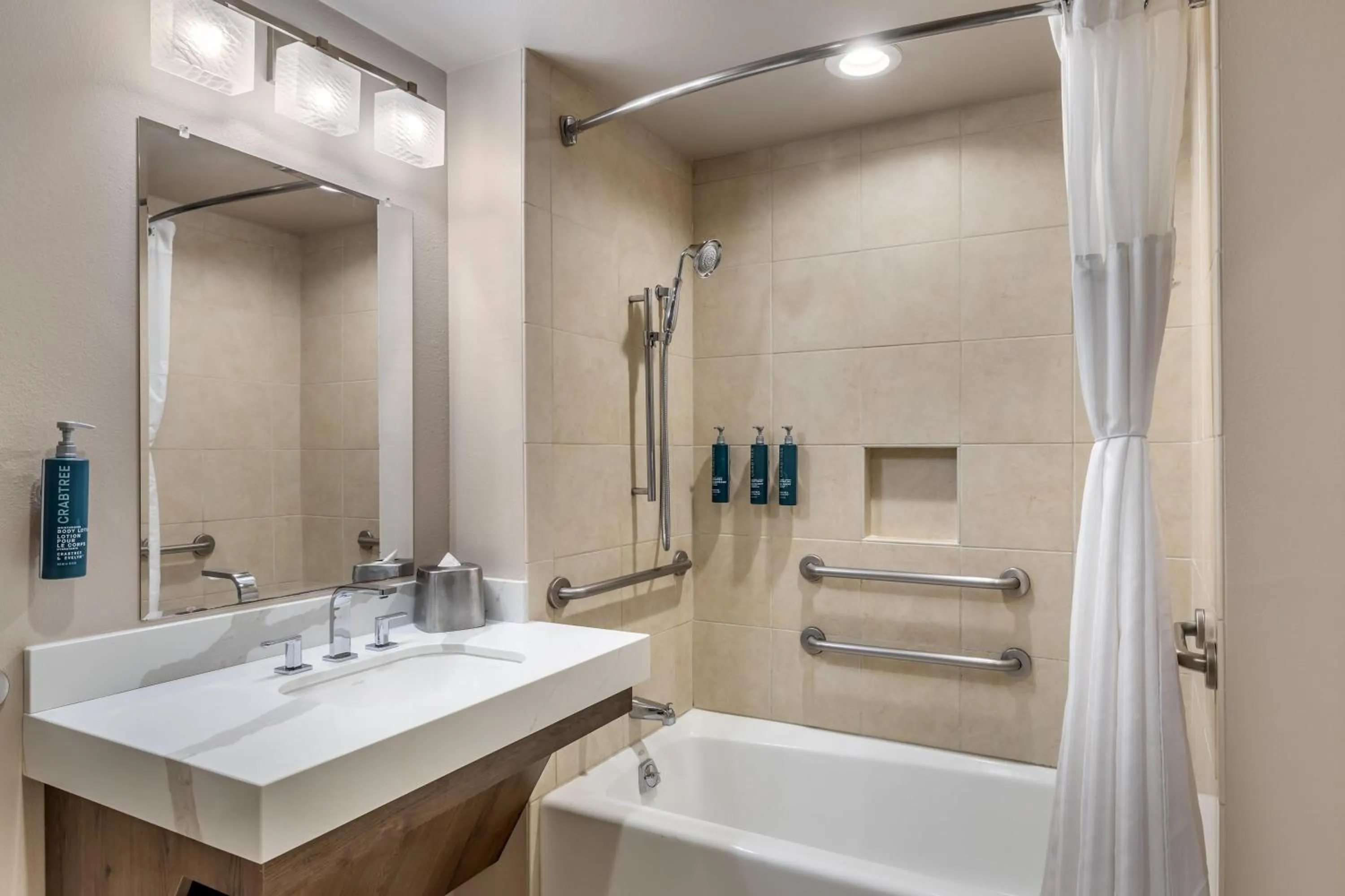 Bathroom in Hilton Grand Vacations Club Kohala Suites Waikoloa