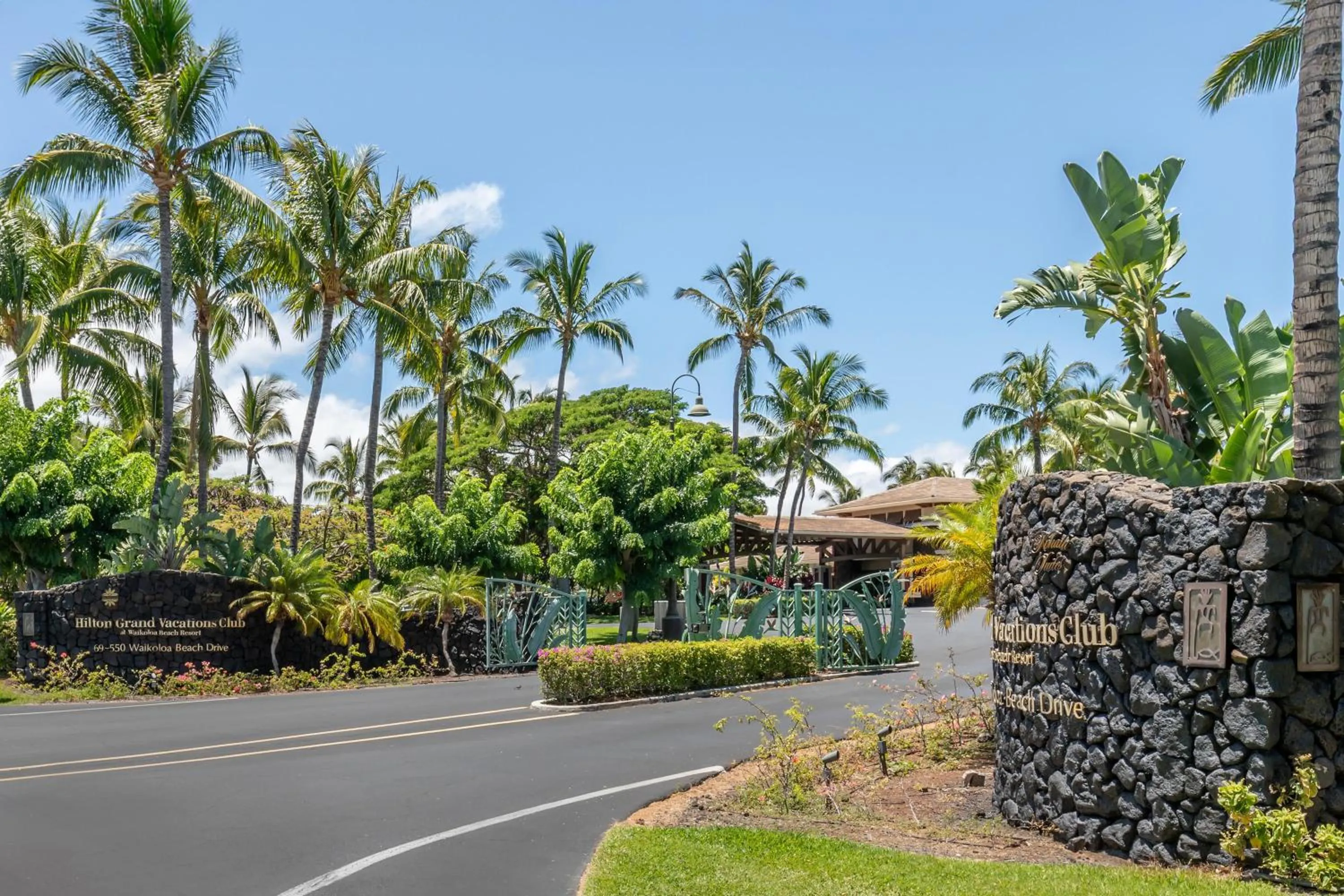 Property building in Hilton Grand Vacations Club Kohala Suites Waikoloa