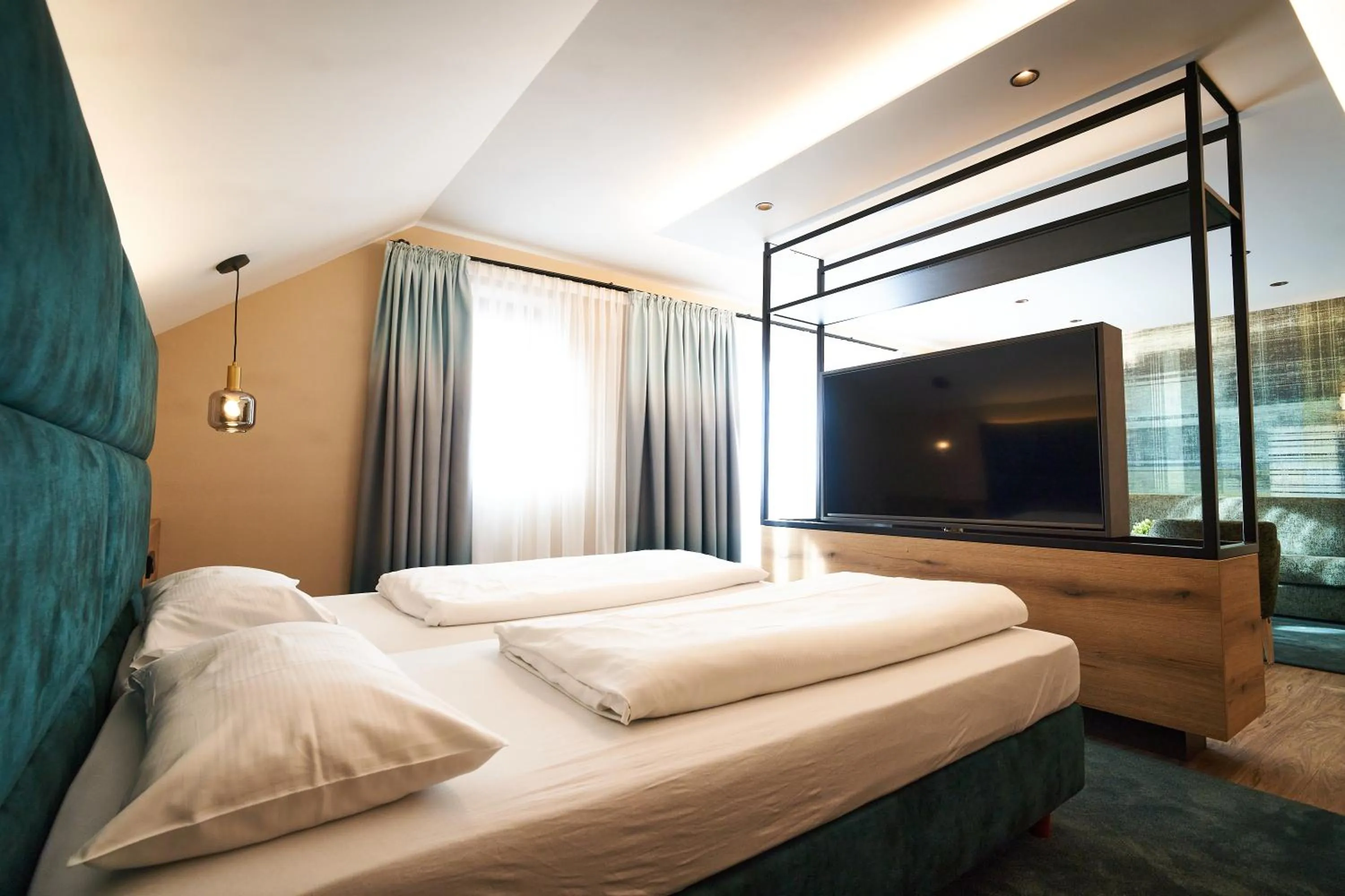 Bedroom, Bed in Hotel Restaurant Erber