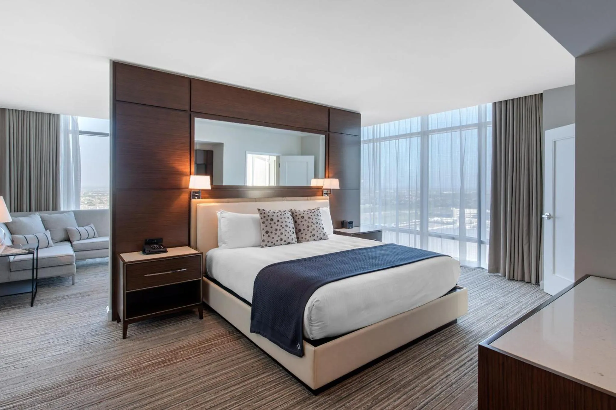 Photo of the whole room, Bed in Omni Frisco at The Star