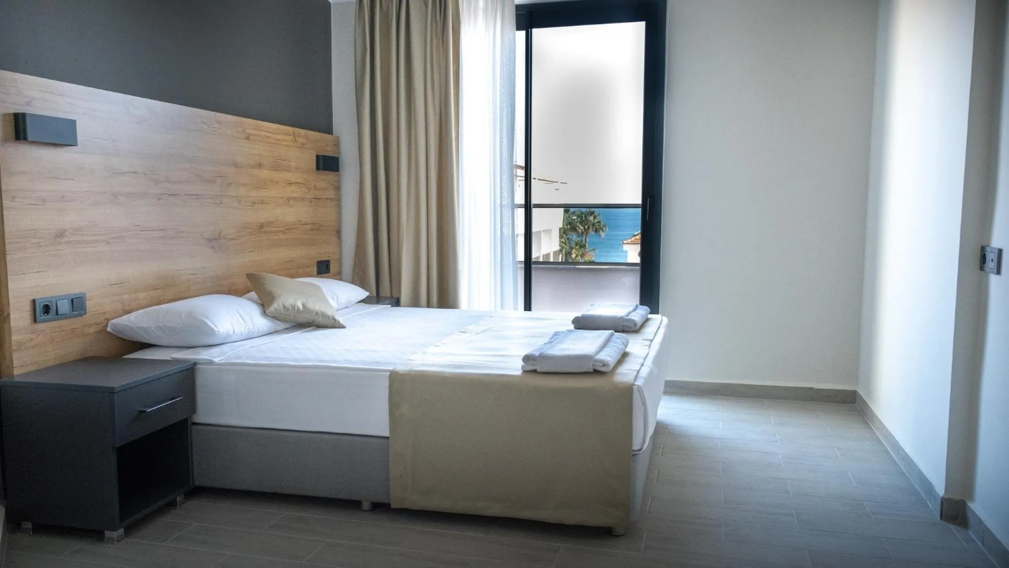 Bedroom, Bed in Nas Suite