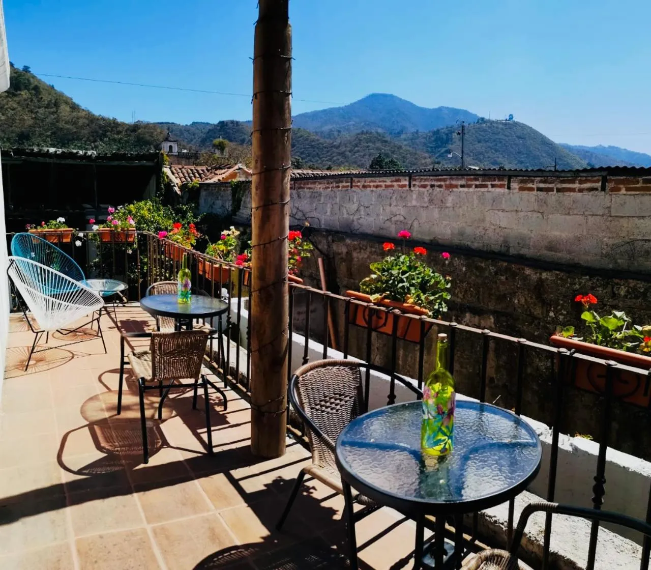 Restaurant/places to eat in Luna Maya Antigua