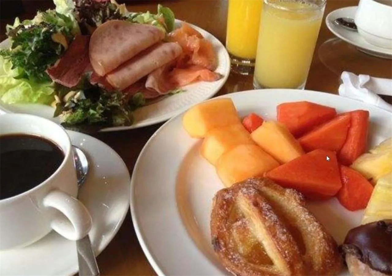 Continental breakfast in Dalian Asia Pacific Service Apartment (Former Somerset Harbour Court Dalian)