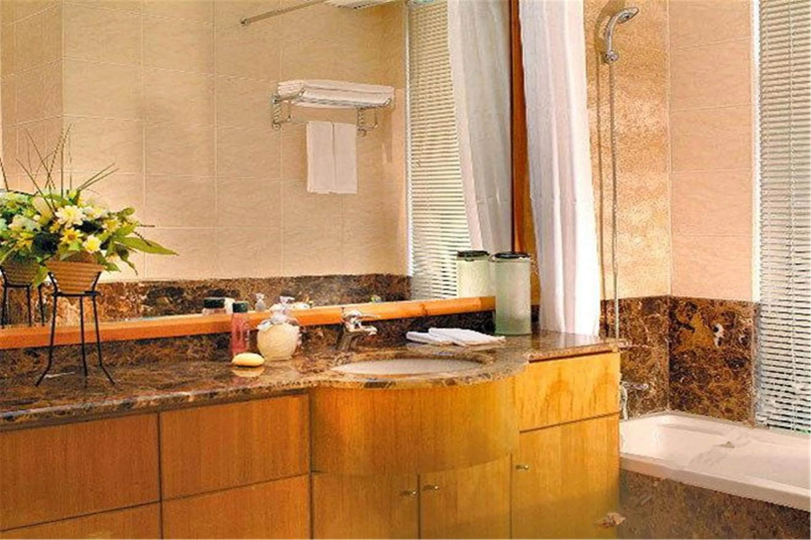 Toilet in Dalian Asia Pacific Service Apartment (Former Somerset Harbour Court Dalian)