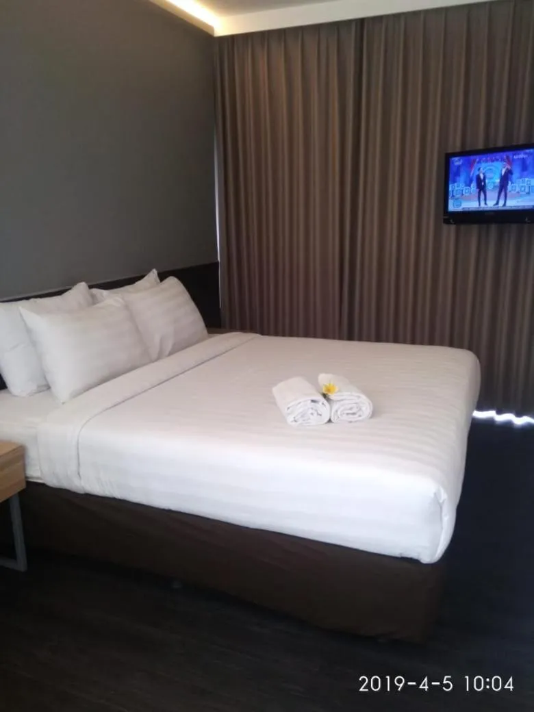 Bed in HOTEL PANTES SIMPANG LIMA SEMARANG