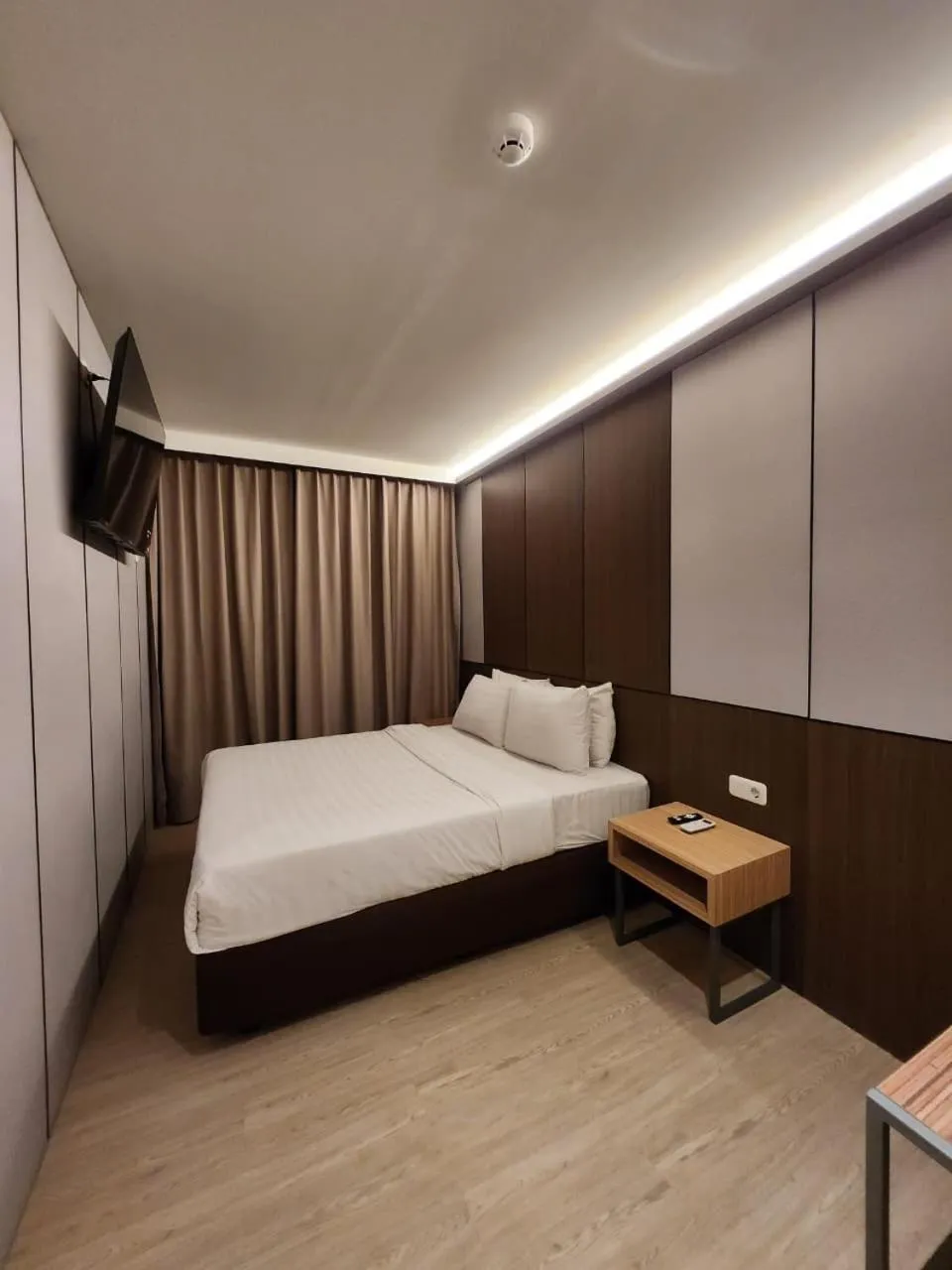 Bed in HOTEL PANTES SIMPANG LIMA SEMARANG