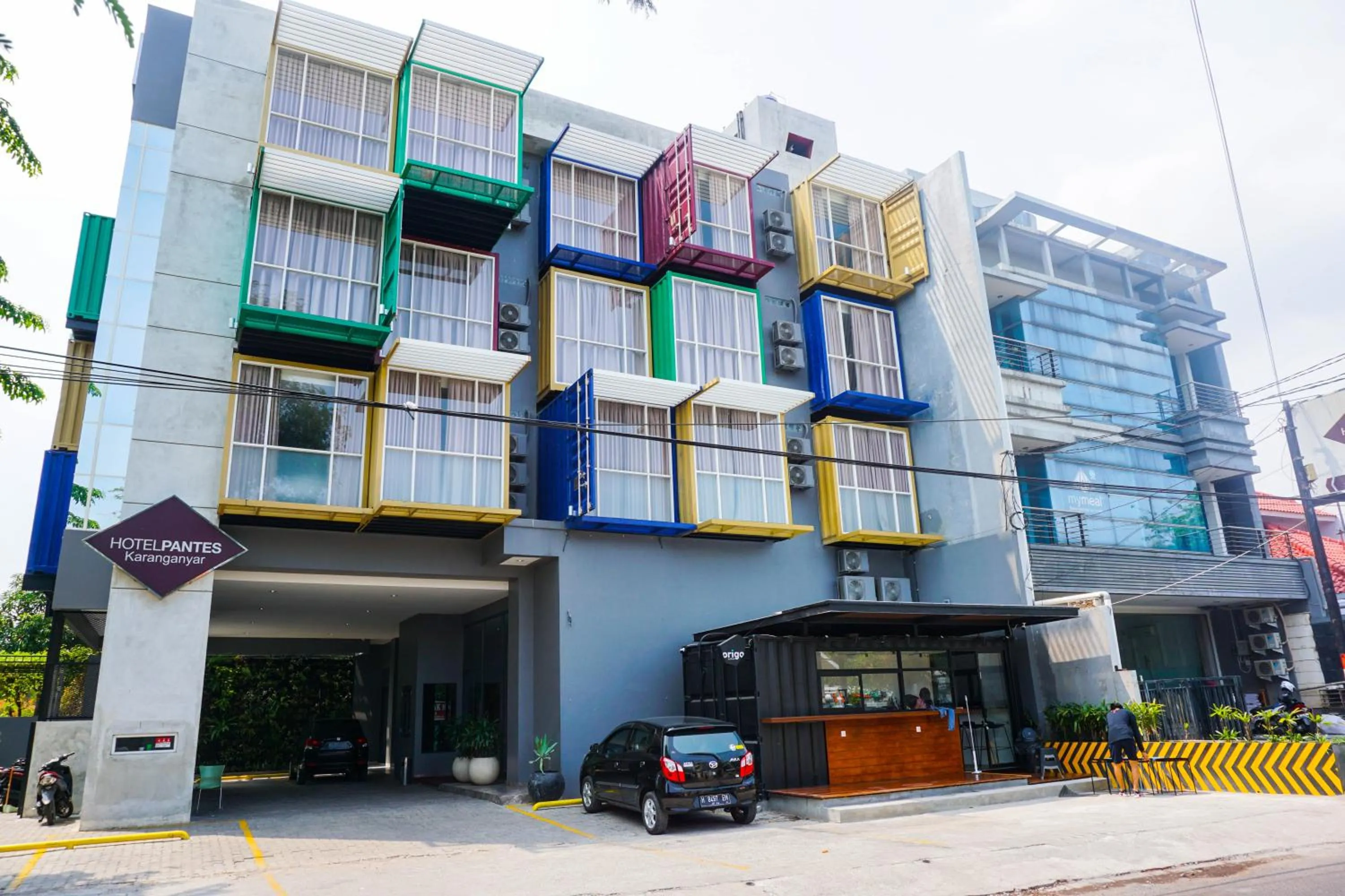 Property building in HOTEL PANTES SIMPANG LIMA SEMARANG