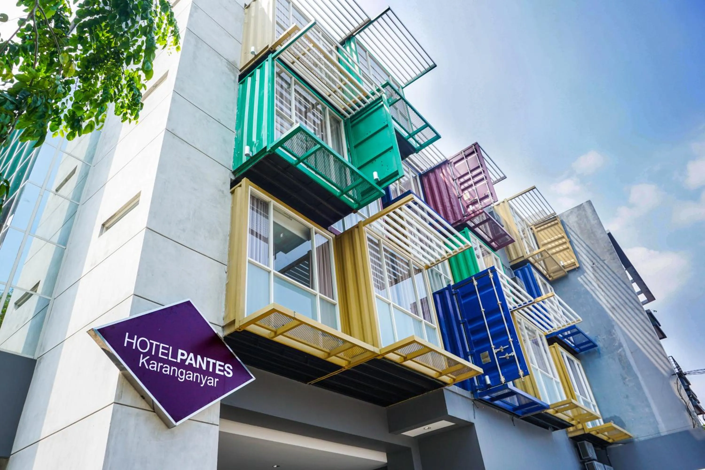 Property building in HOTEL PANTES SIMPANG LIMA SEMARANG