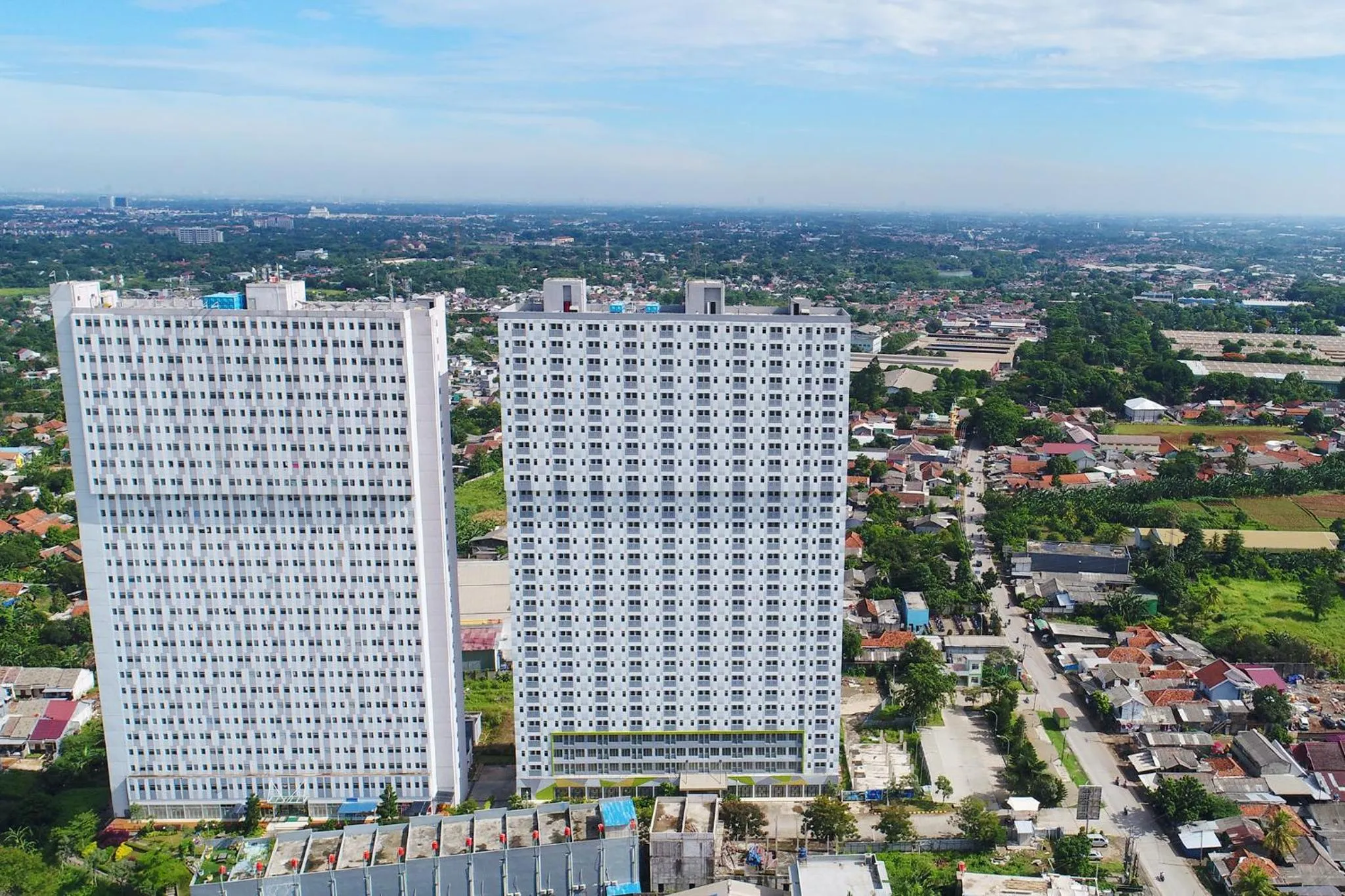 City view in Apartemen Gunung Putri Square by Sirooms
