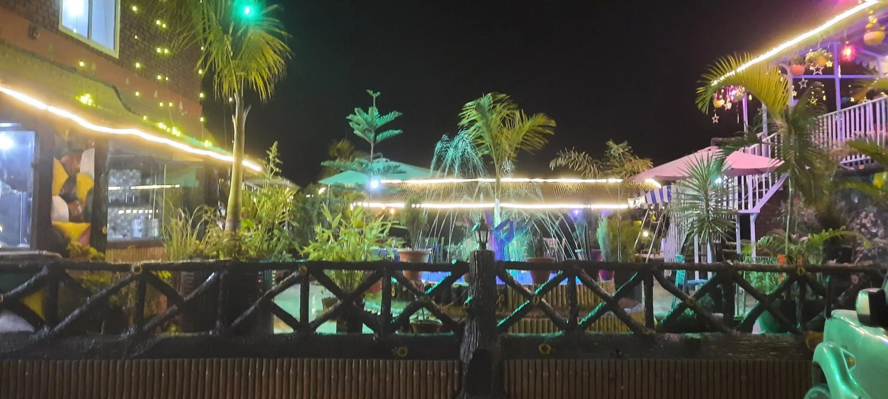 Restaurant/places to eat in HOTEL POLOMAX