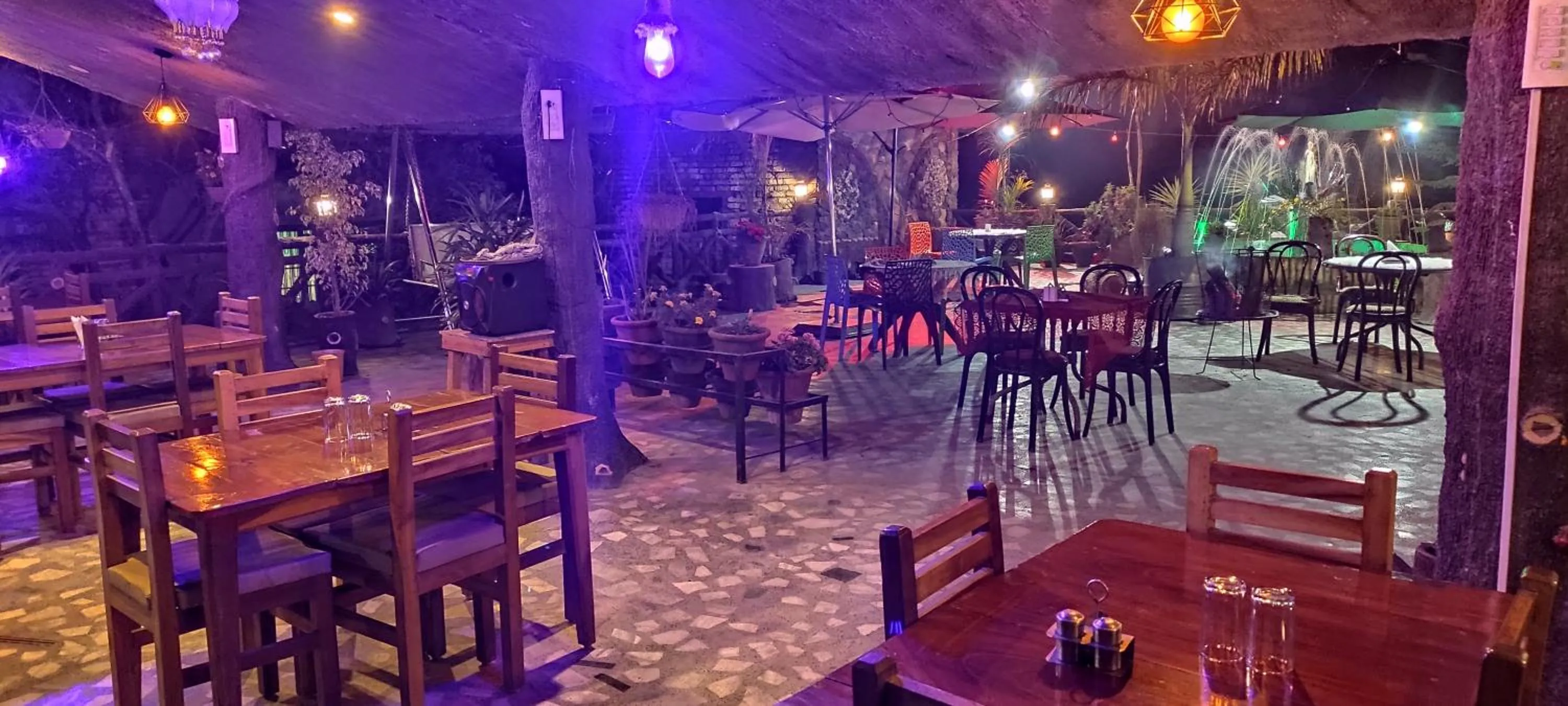Restaurant/places to eat in HOTEL POLOMAX