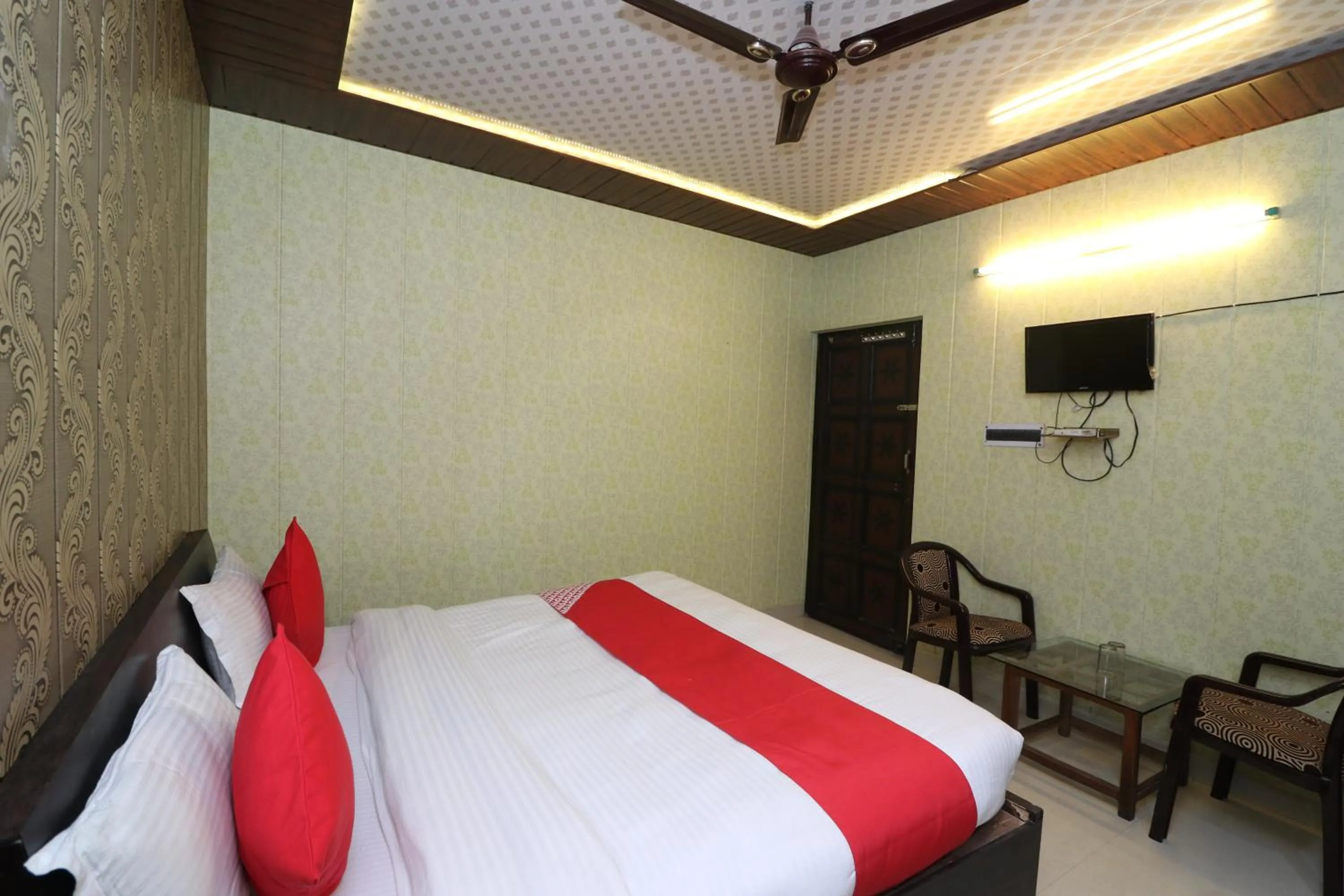 Bedroom in HOTEL POLOMAX