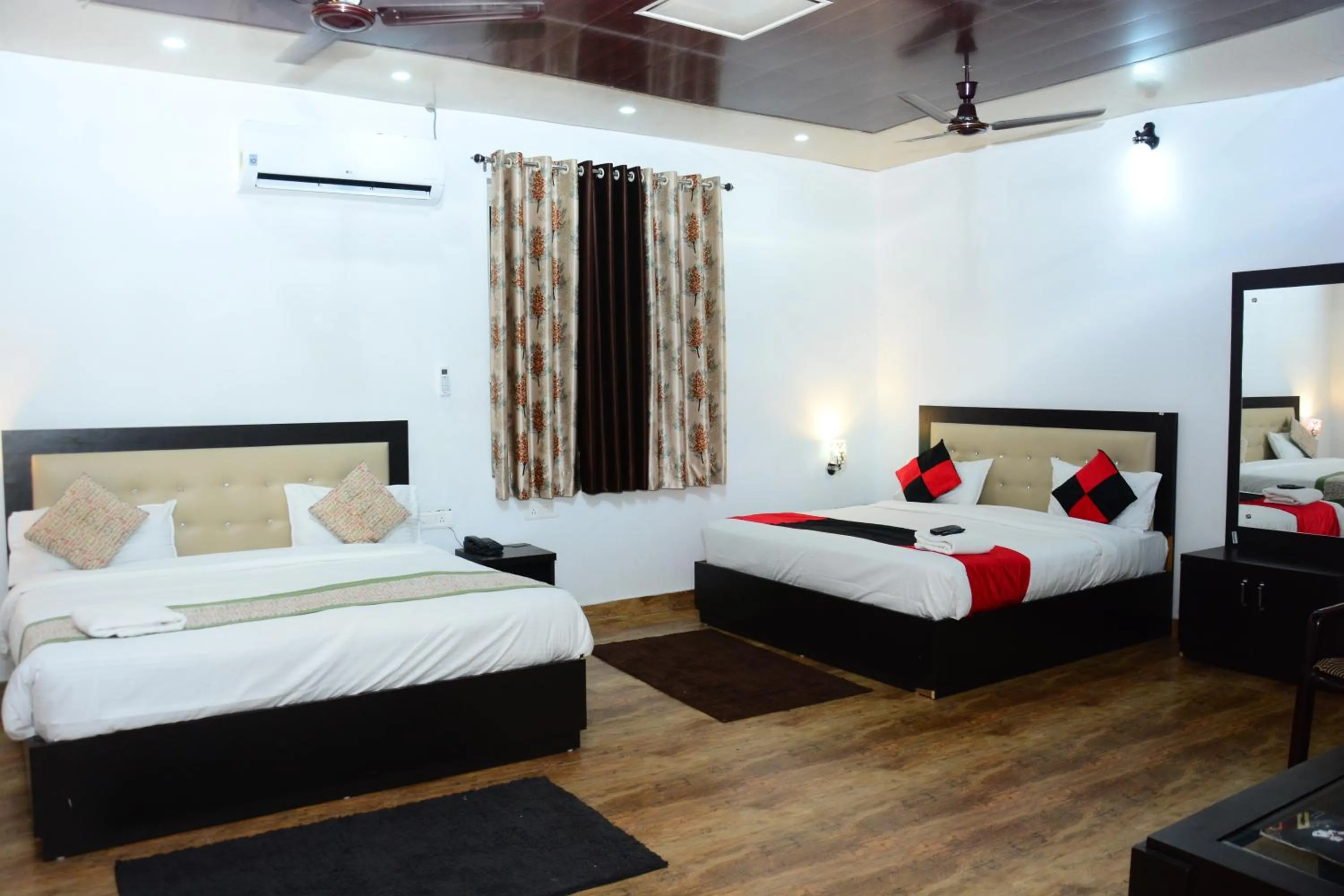 Bedroom in HOTEL POLOMAX