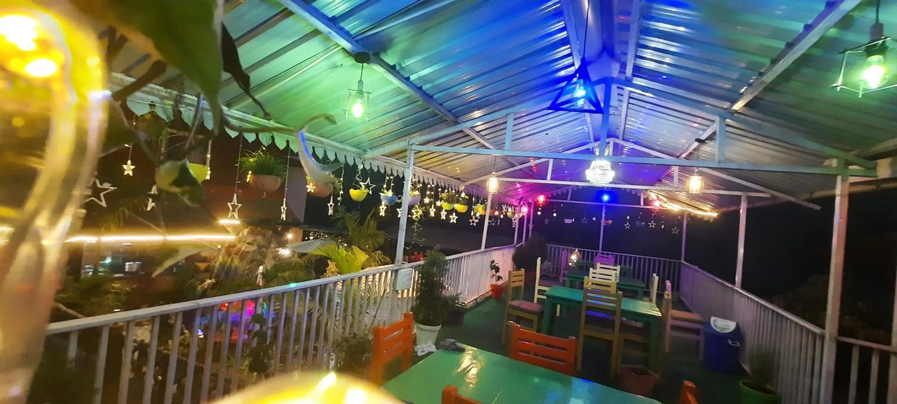 Restaurant/places to eat in HOTEL POLOMAX