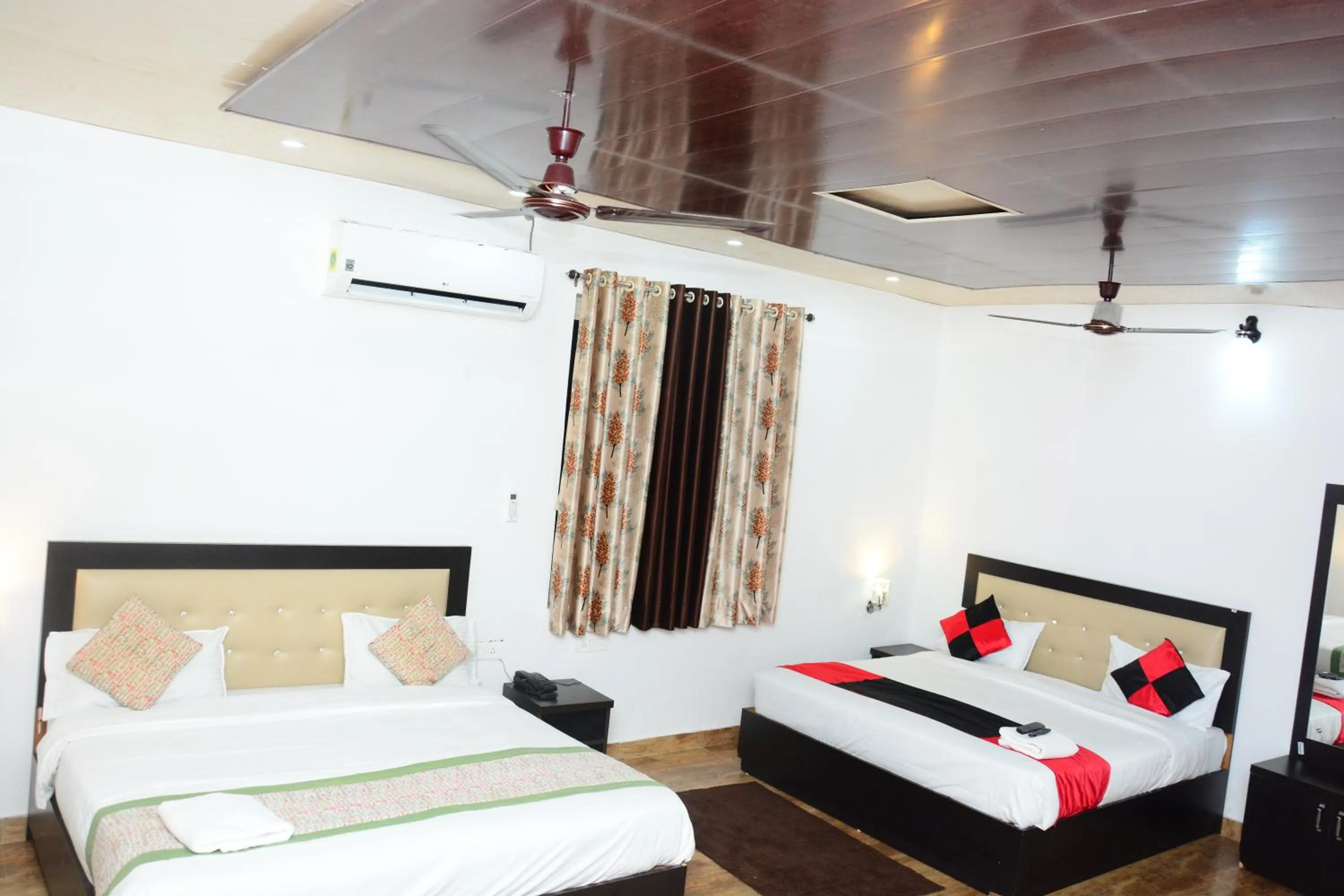 Bedroom in HOTEL POLOMAX