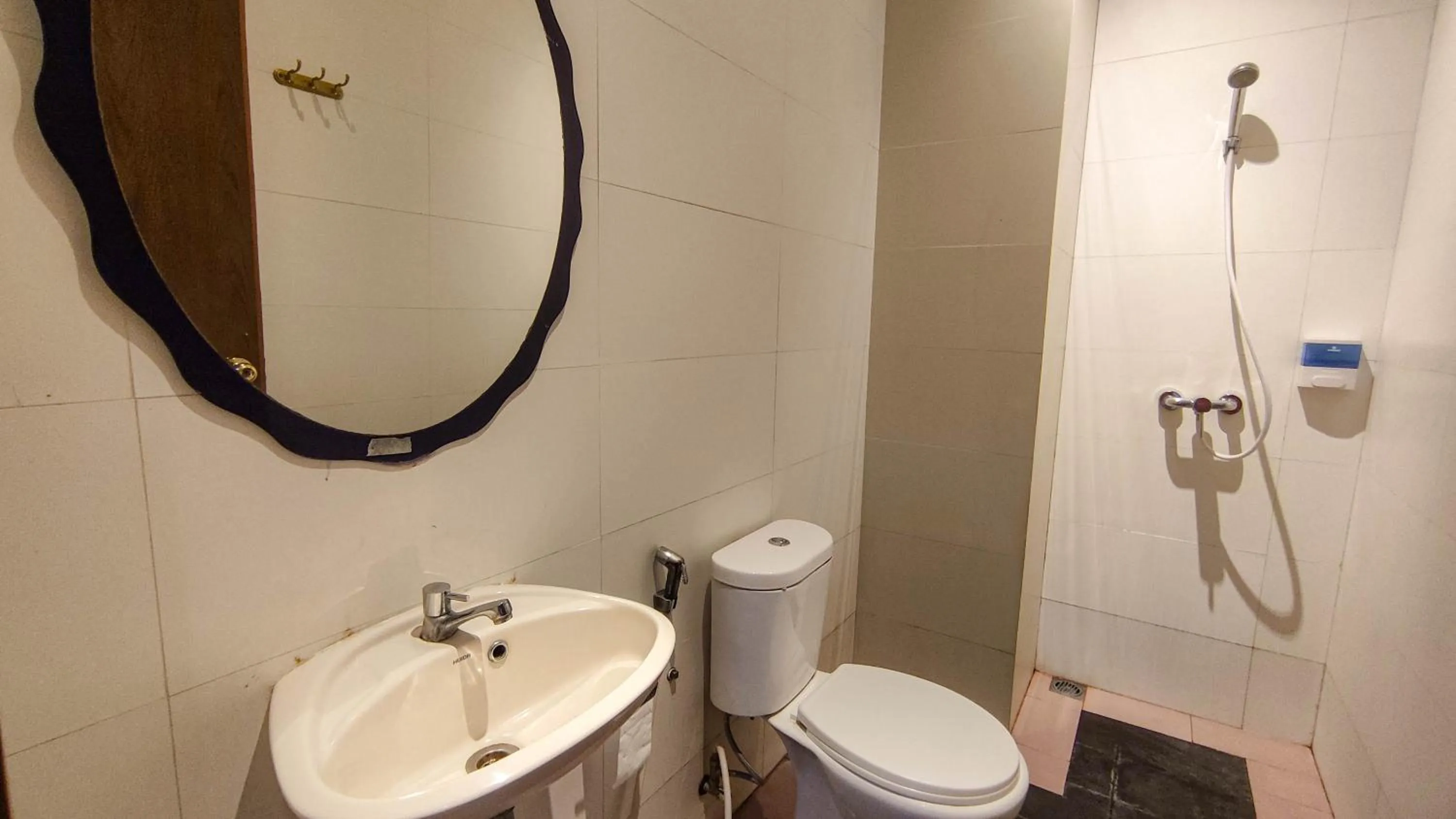 Bathroom in Hotel Pantes Kota Lama Semarang