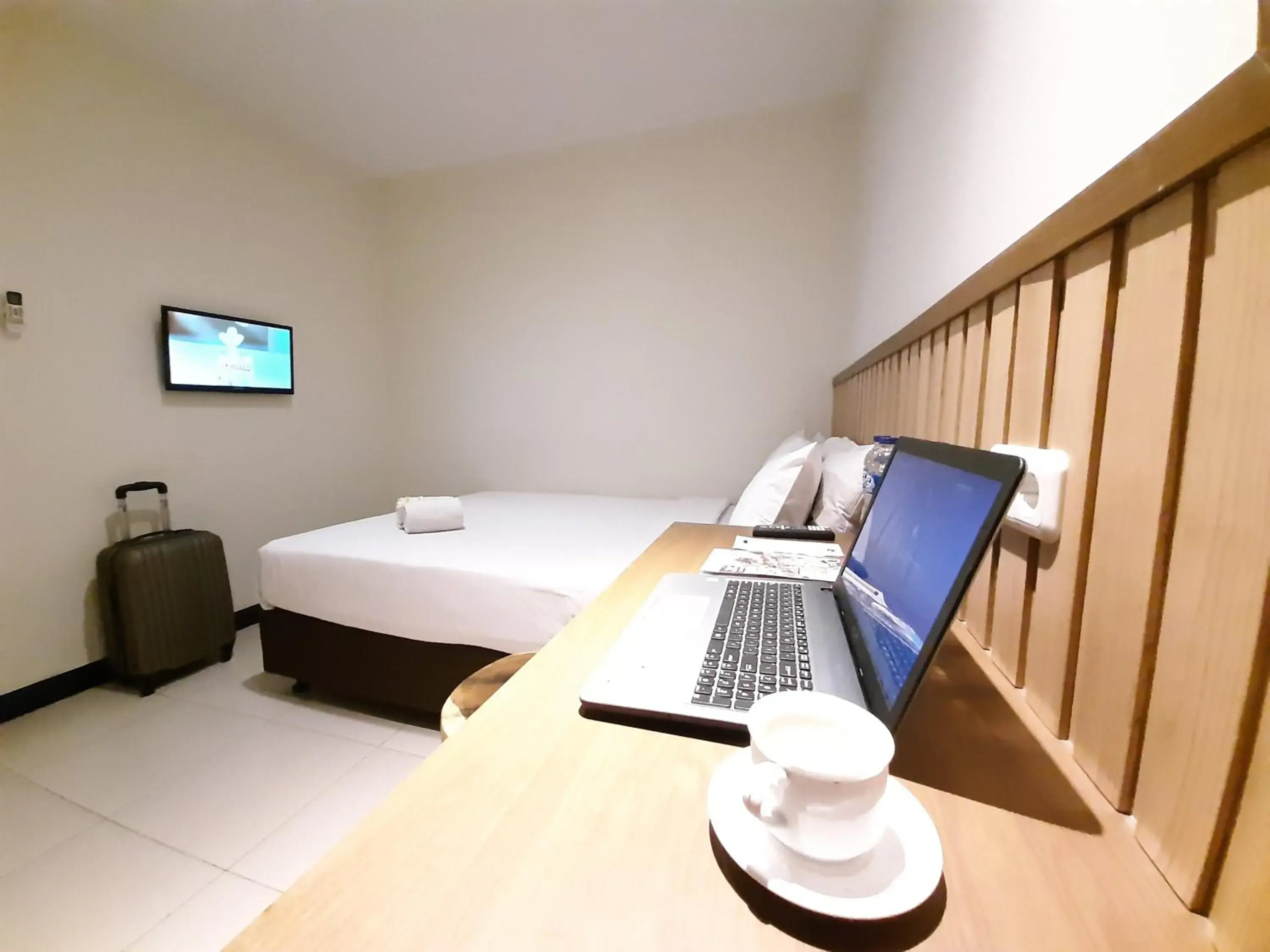 Budget Double Room in Hotel Pantes Kota Lama Semarang Budget Double Room in Hotel Pantes Kota Lama Semarang