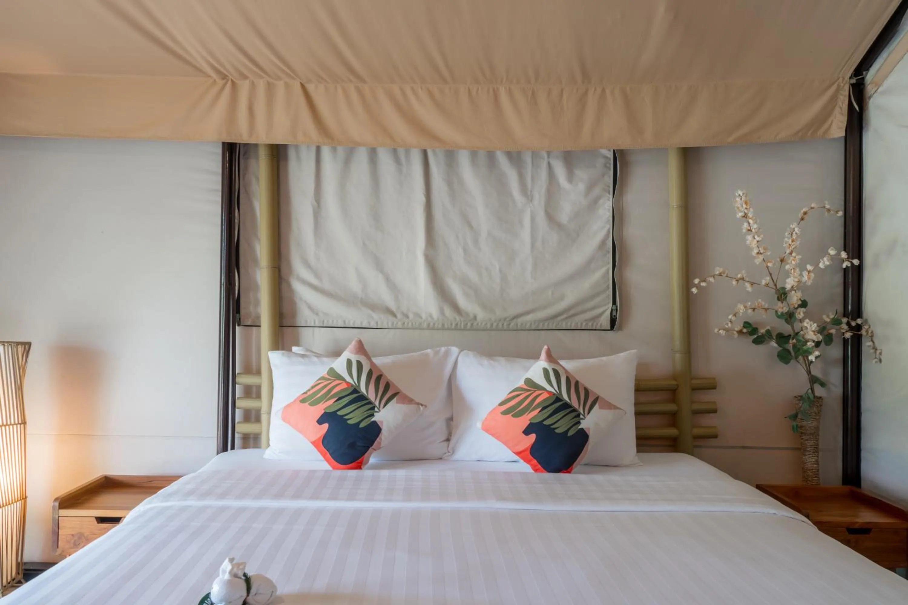 Bed in The Tree Riverside Resort Kaeng Krachan