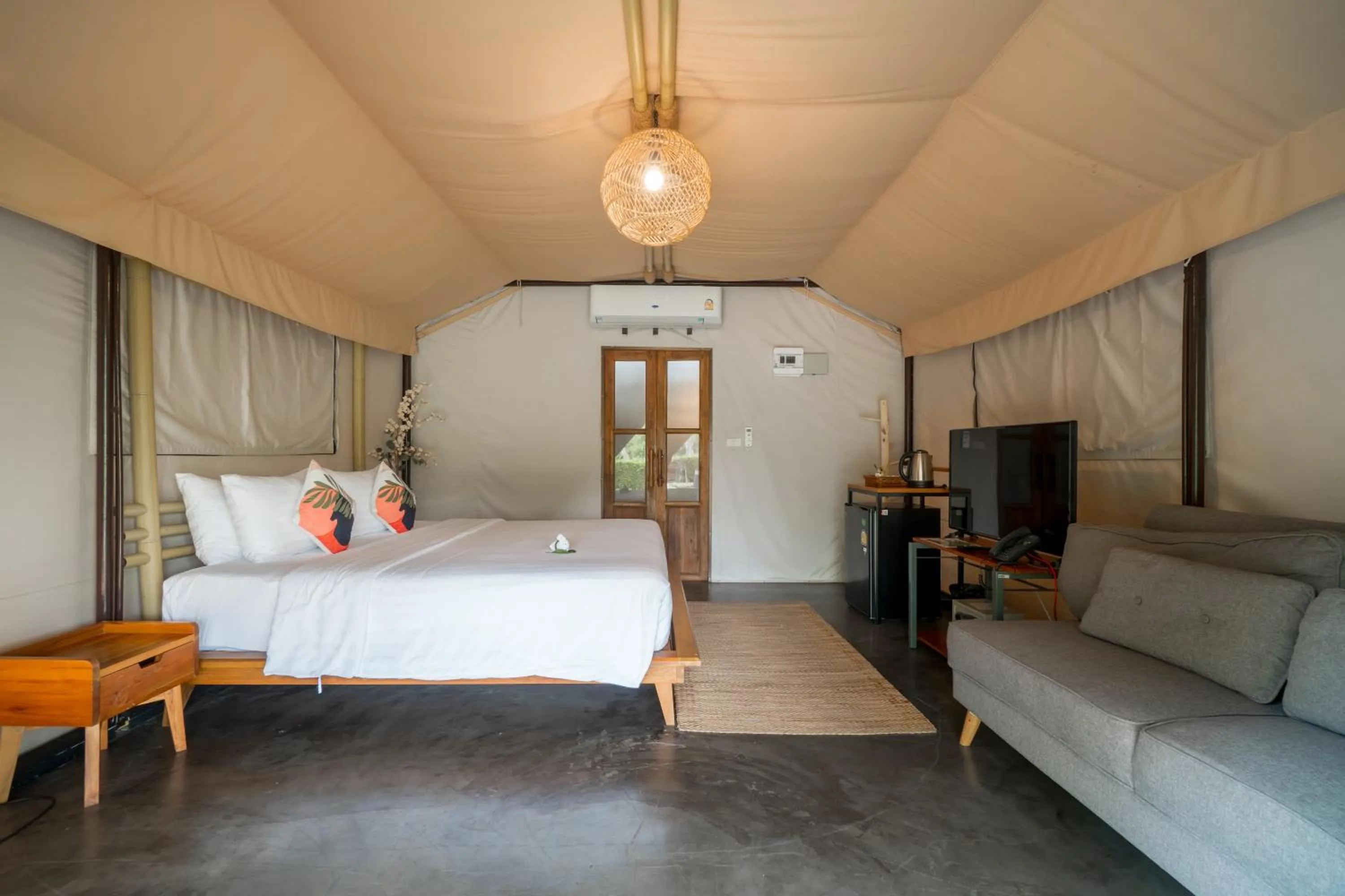 Bed in The Tree Riverside Resort Kaeng Krachan