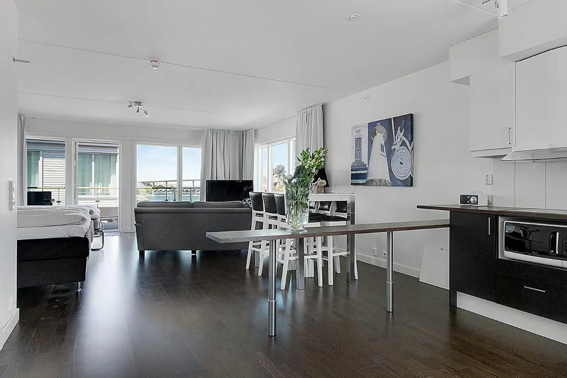 Dining area in Hotell Kungshamn Suites