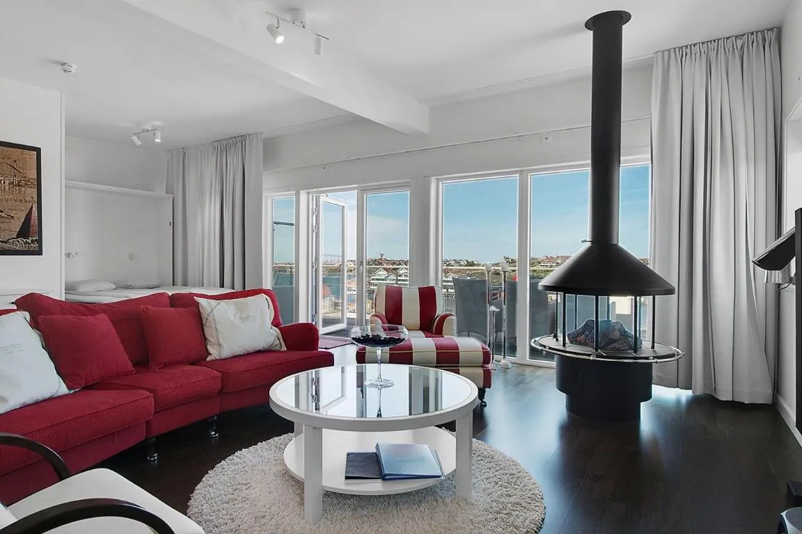 Seating area in Hotell Kungshamn Suites