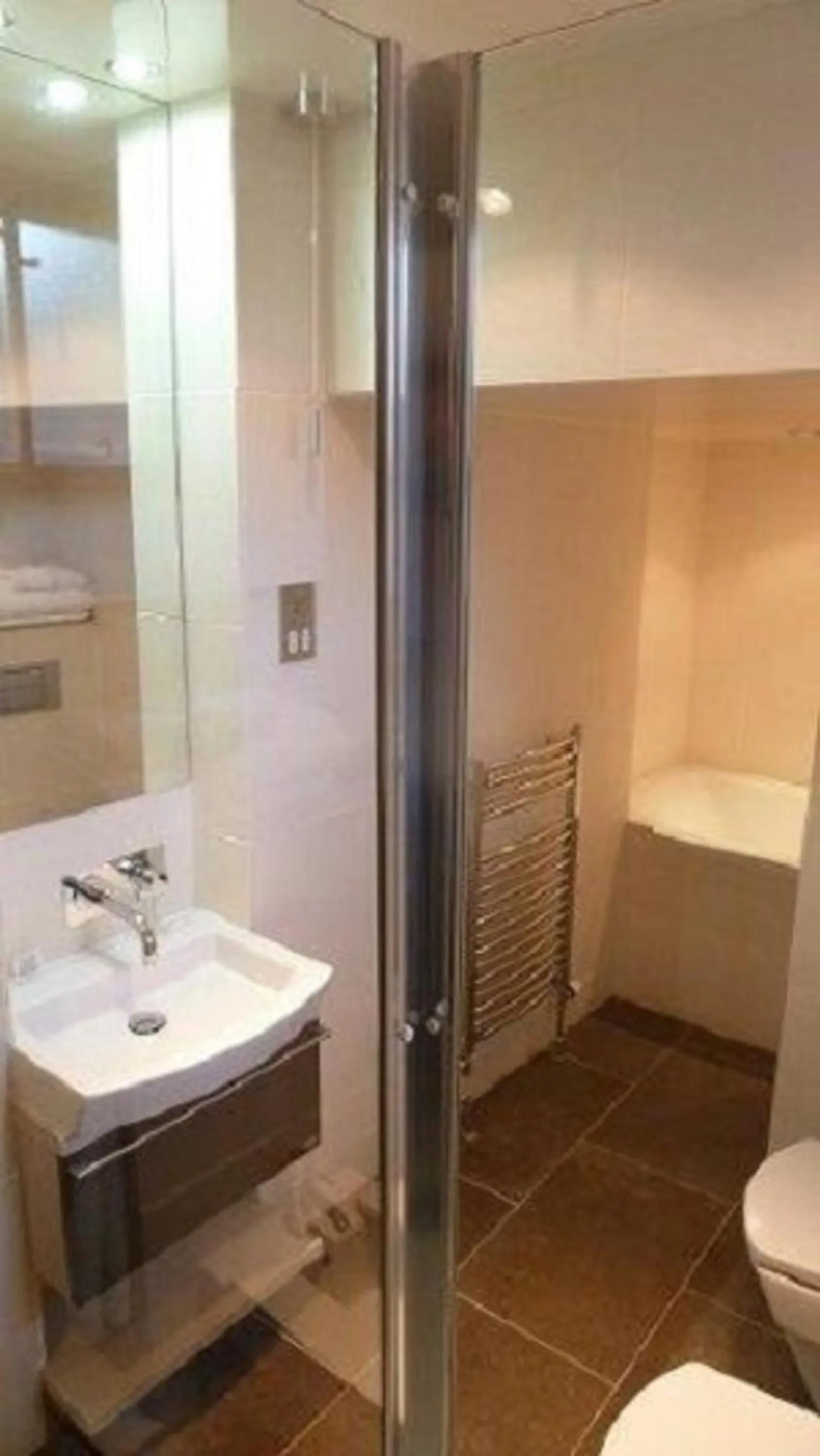 Shower in The Frenchgate Hotel