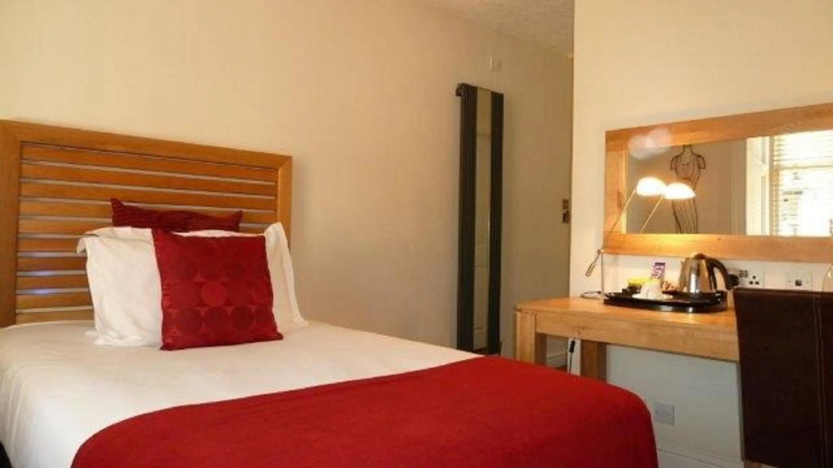 Bed in The Frenchgate Hotel