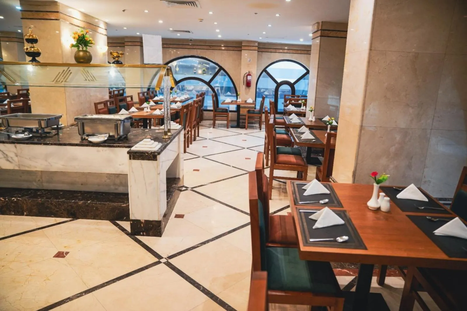 Restaurant/places to eat in ASTONEAST TAIBA HOTEL Ex Artal Al Alami