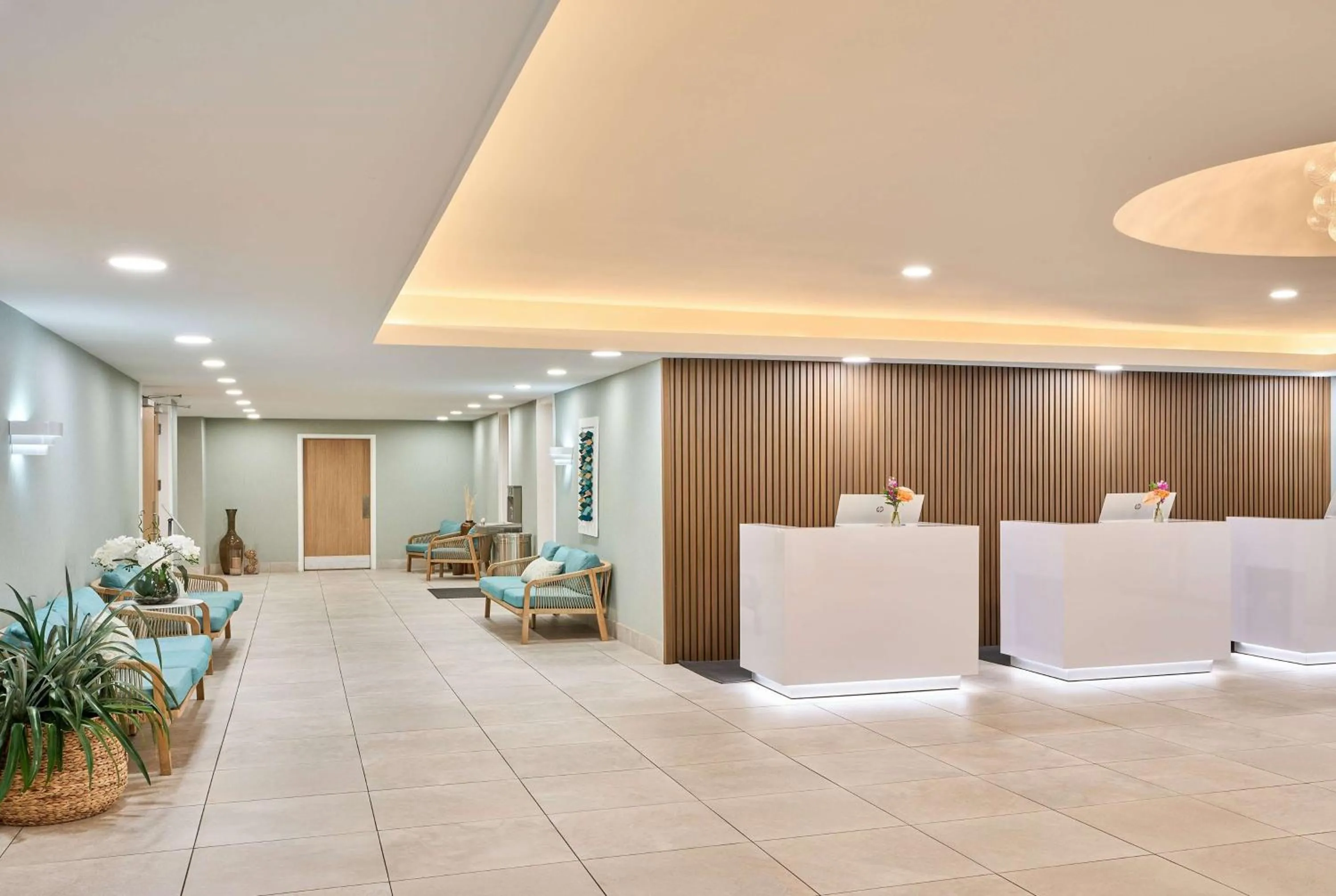 Lobby or reception in voco Sandpiper All-Inclusive Resort by IHG