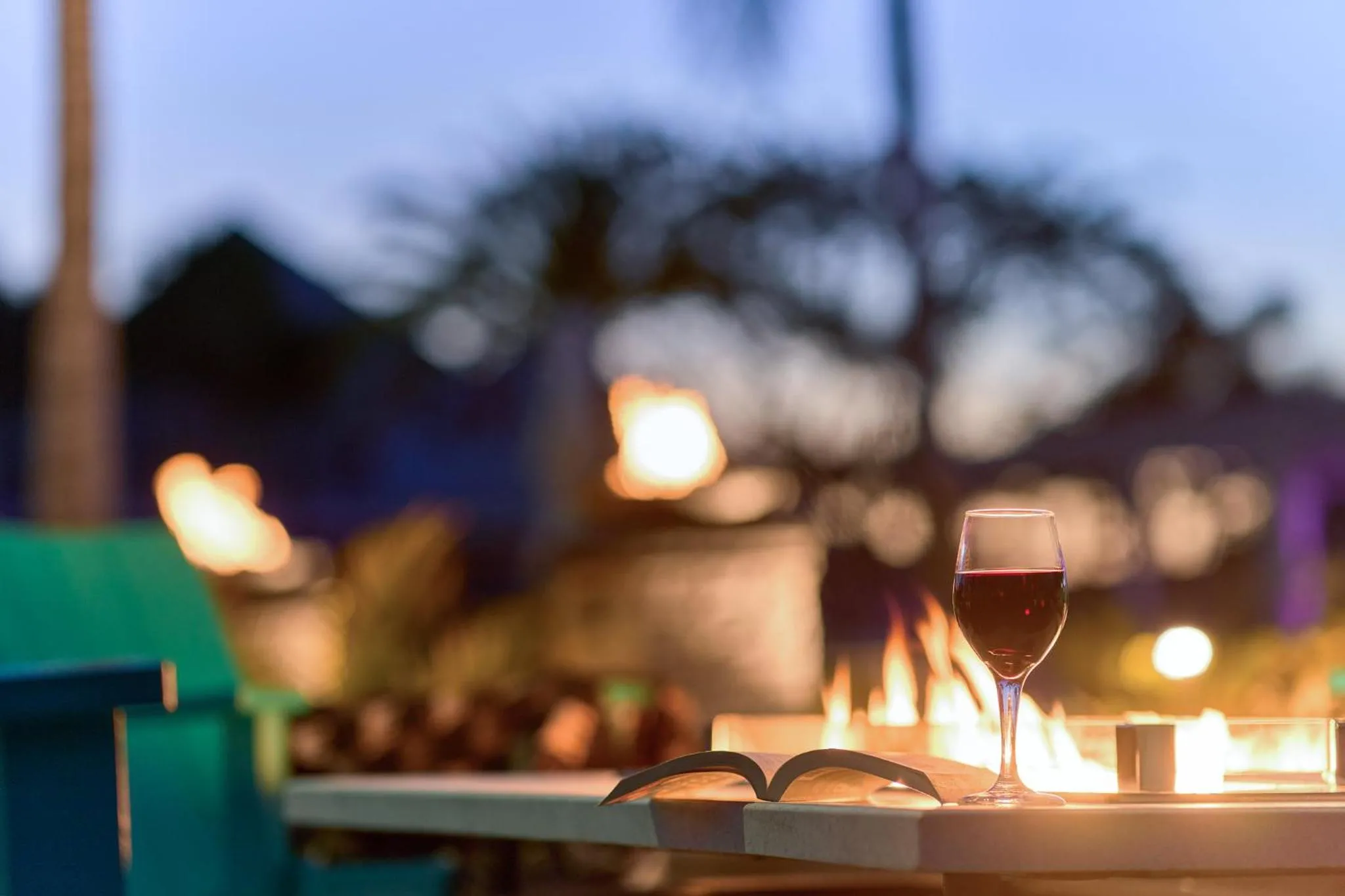 Lounge or bar in voco Sandpiper All-Inclusive Resort by IHG