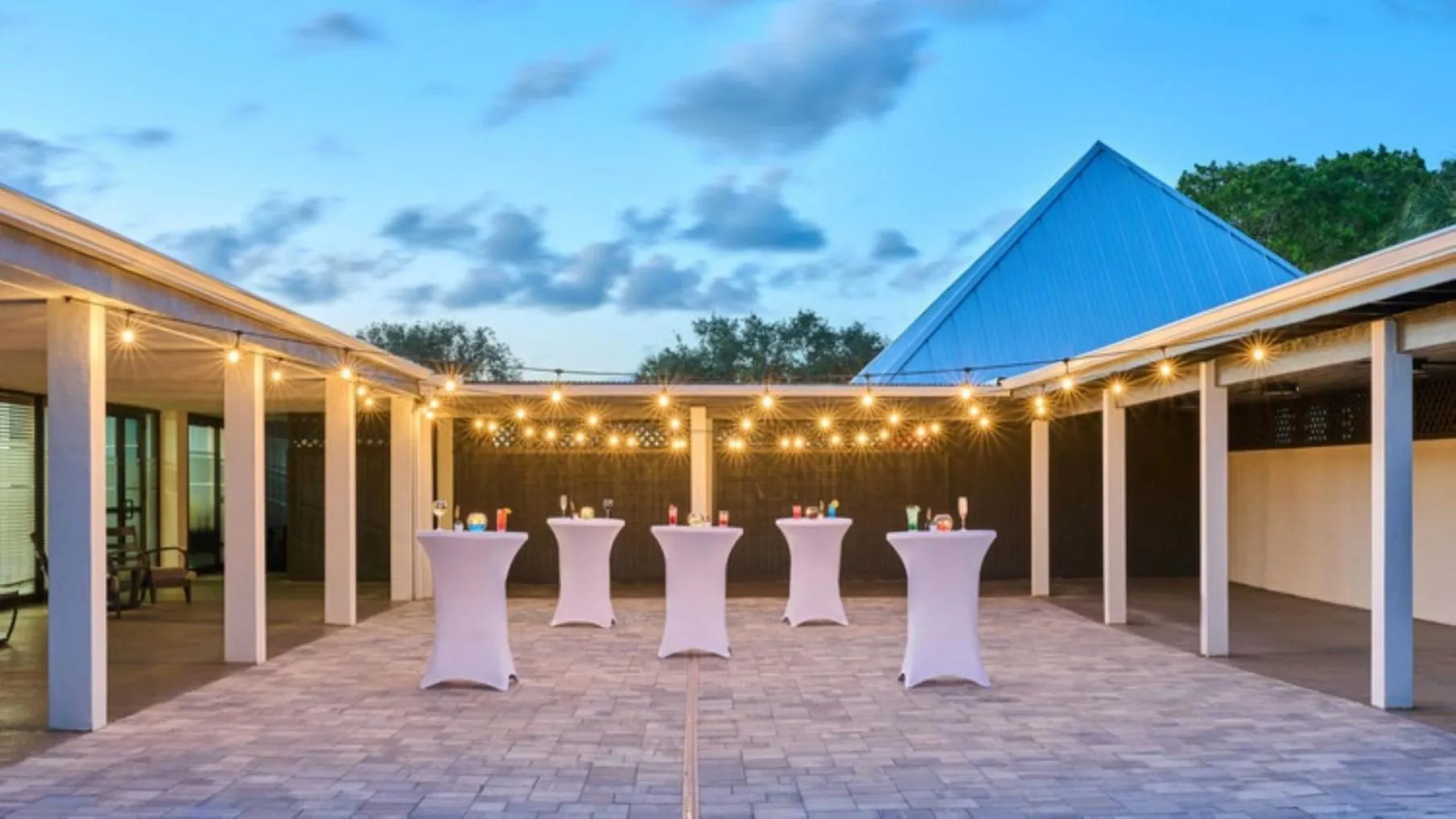 Restaurant/places to eat in voco Sandpiper All-Inclusive Resort by IHG