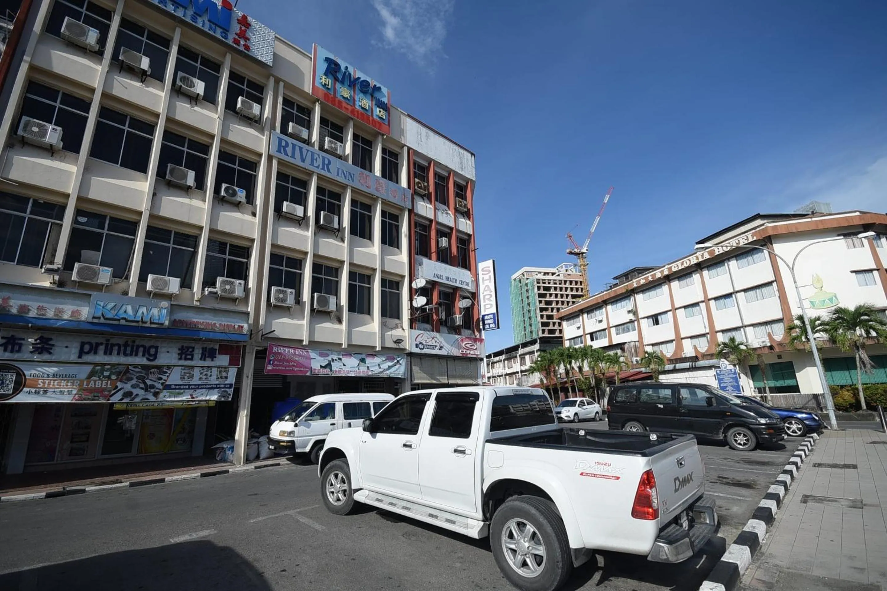 Facade/entrance in Hotel O River Inn