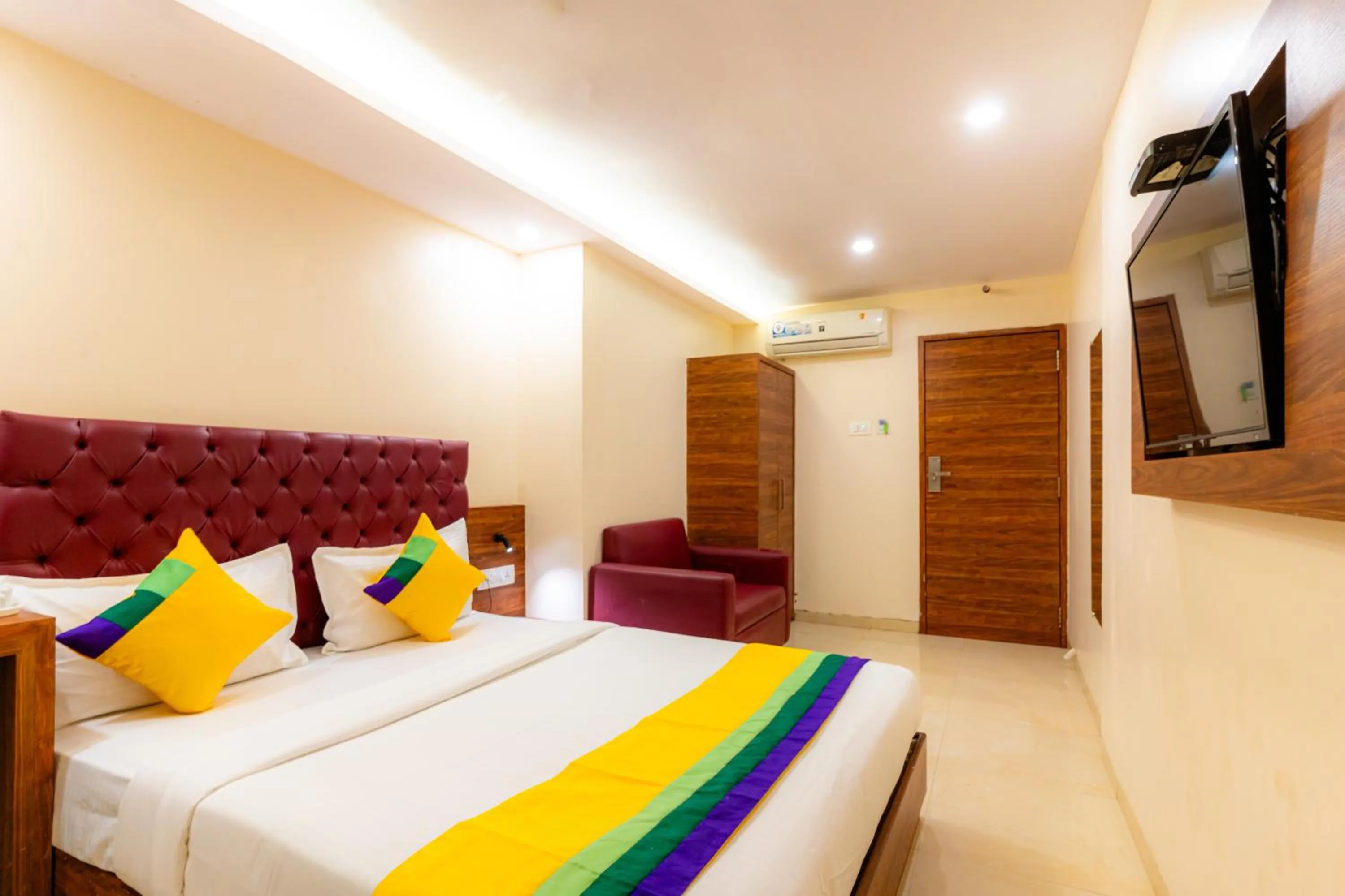 Bedroom, Bed in Itsy Hotels Elegant