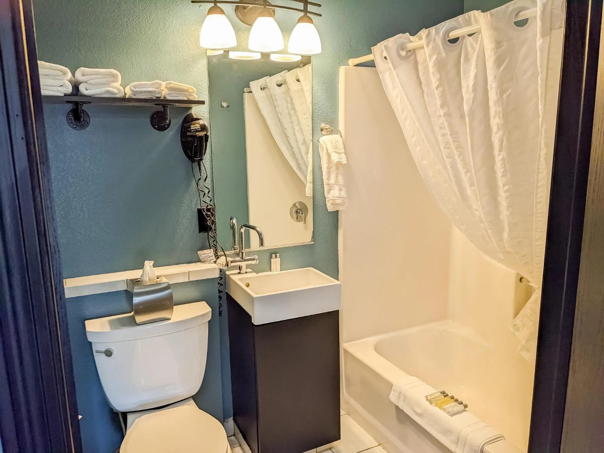 Shower in Metropolis Resort - Eau Claire