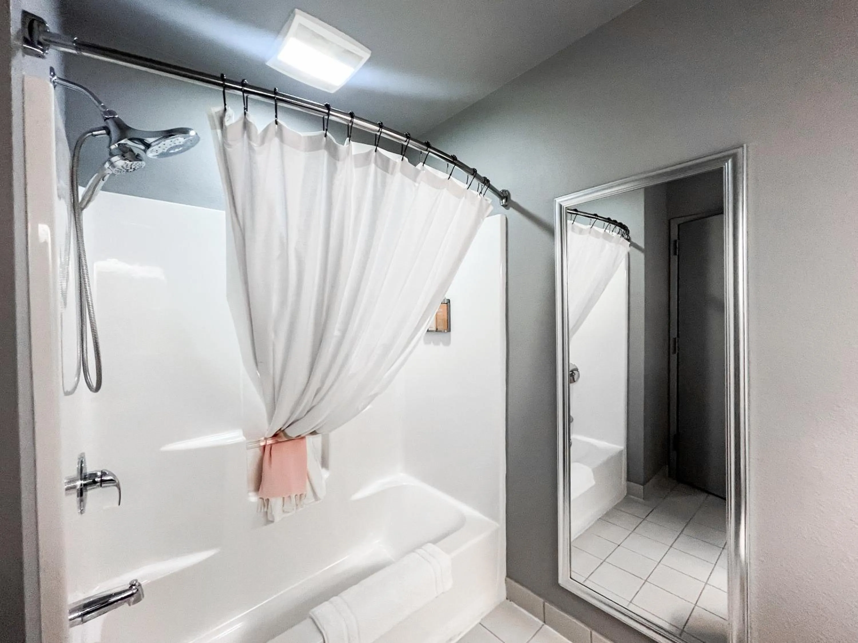 Shower in Metropolis Resort - Eau Claire
