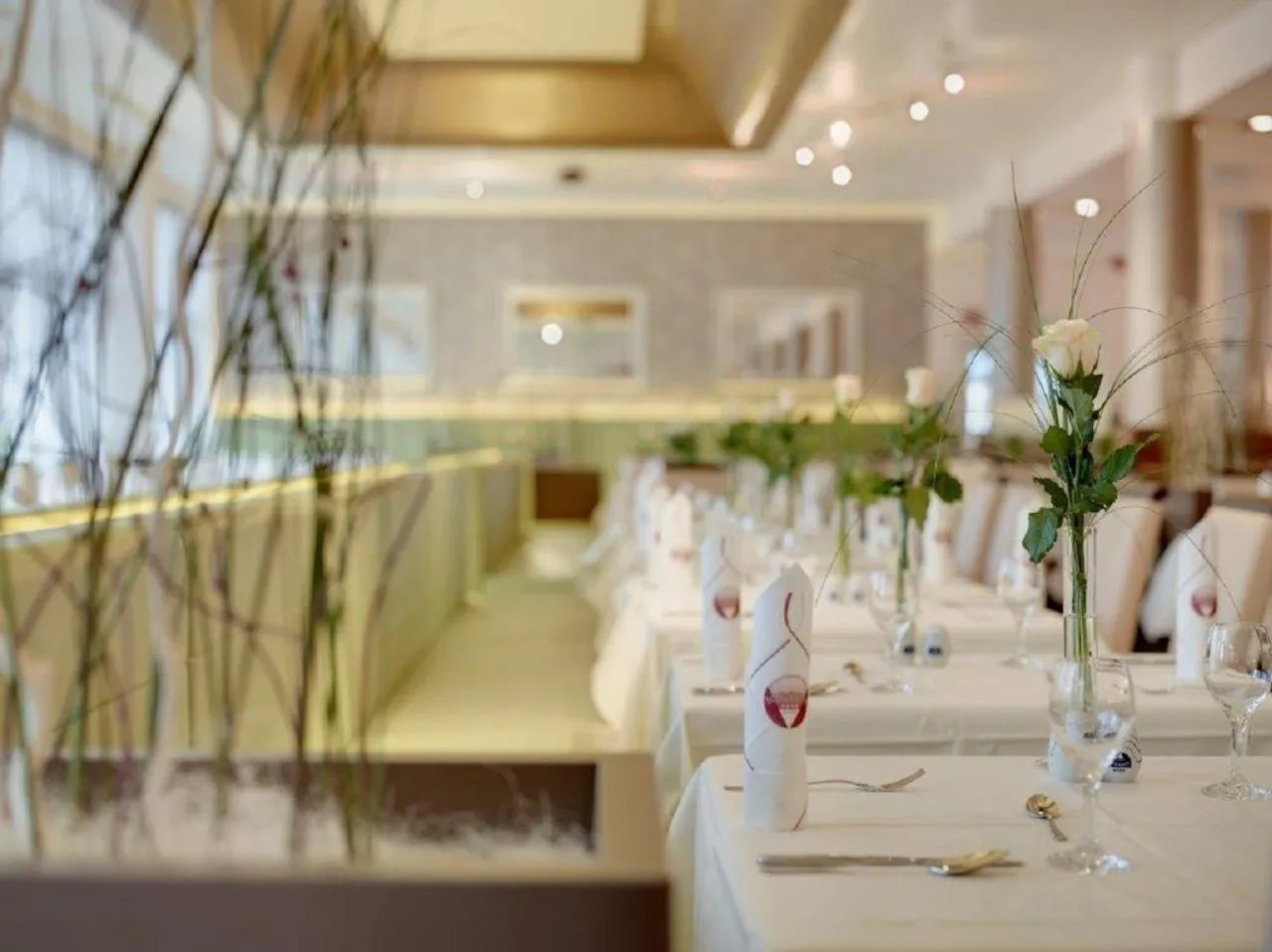 Restaurant/places to eat in Kurhotel Pyramide Bad Windsheim