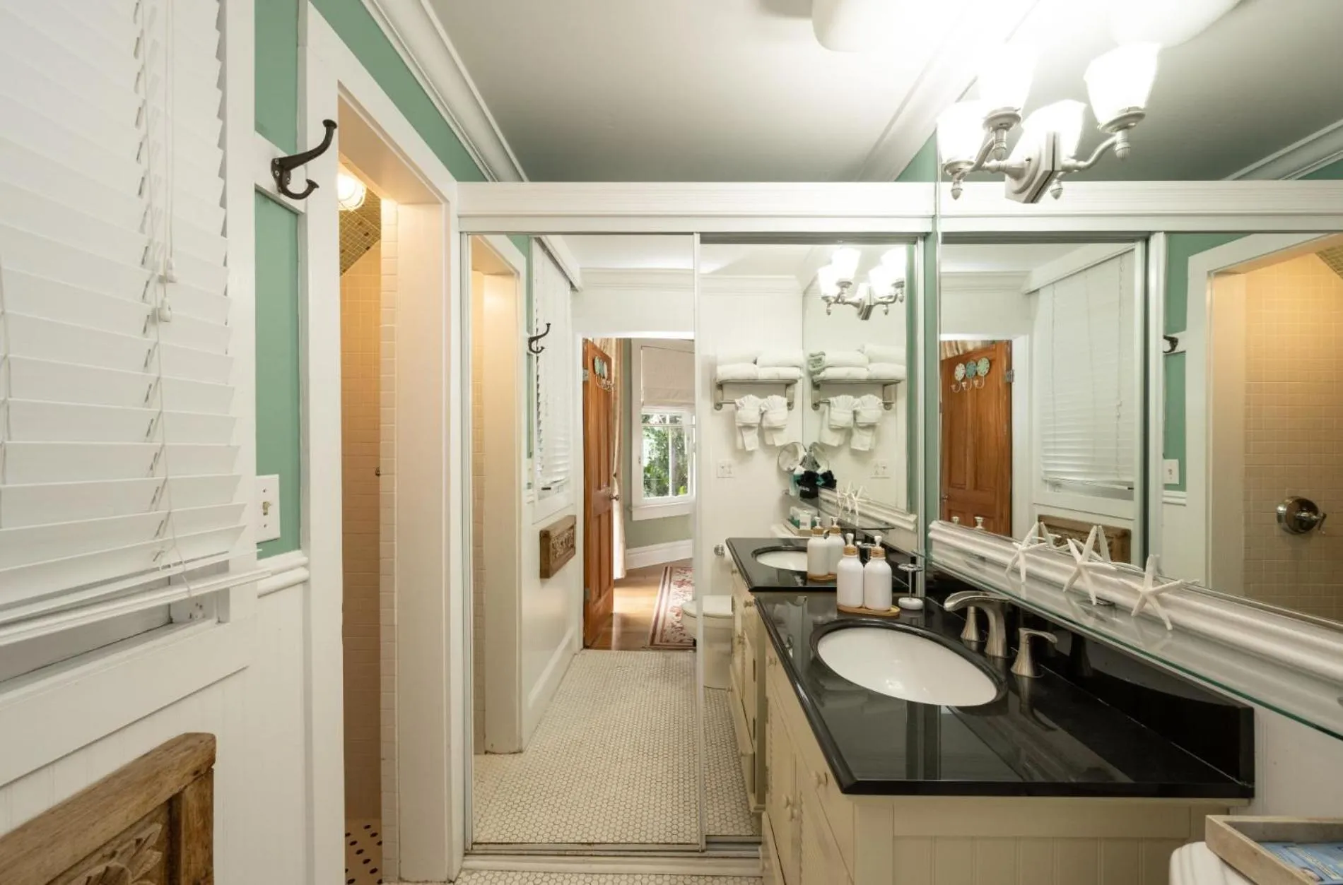 The Mermaid & The Alligator