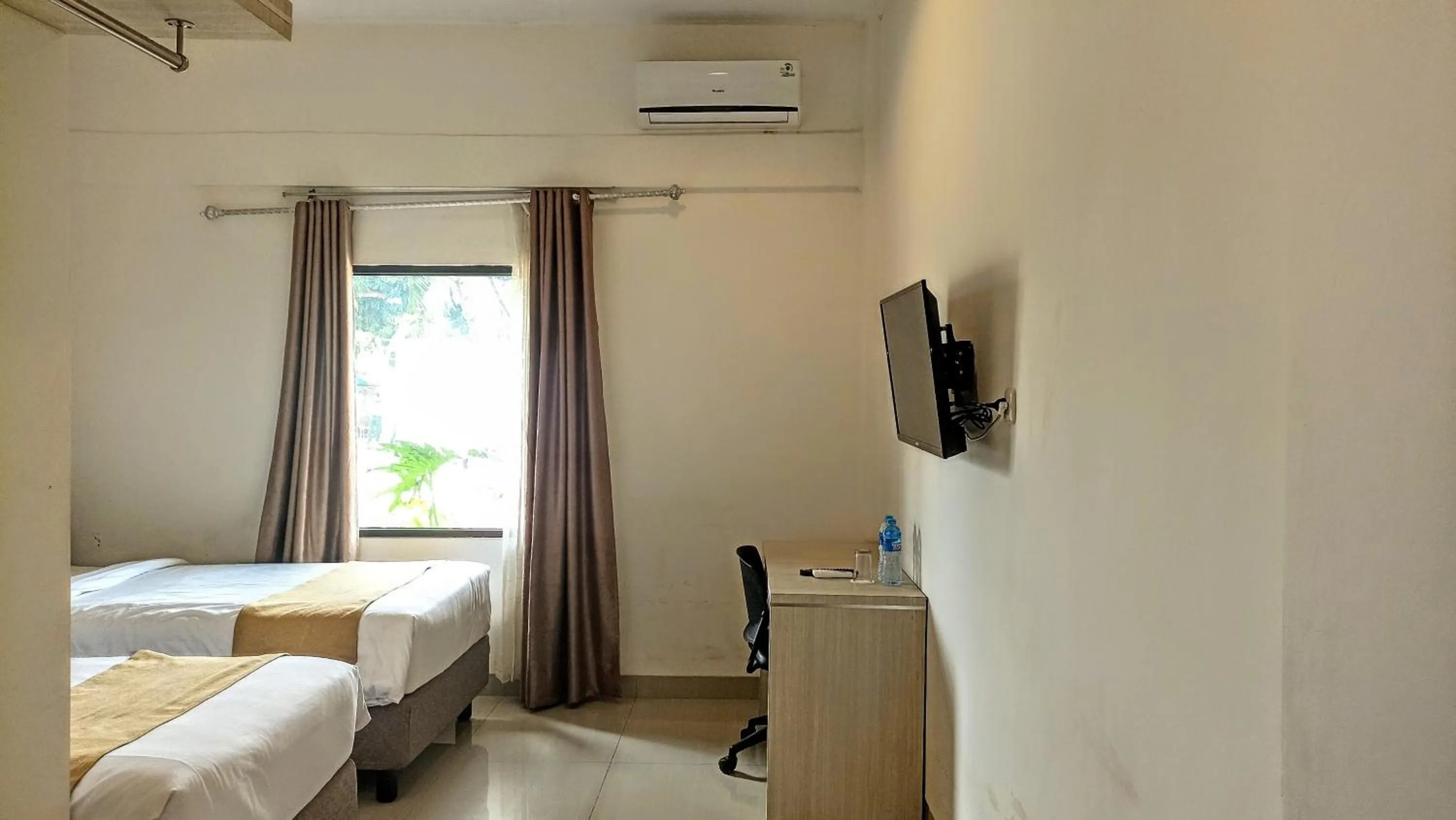 TV and multimedia, Bed in Yunna Express