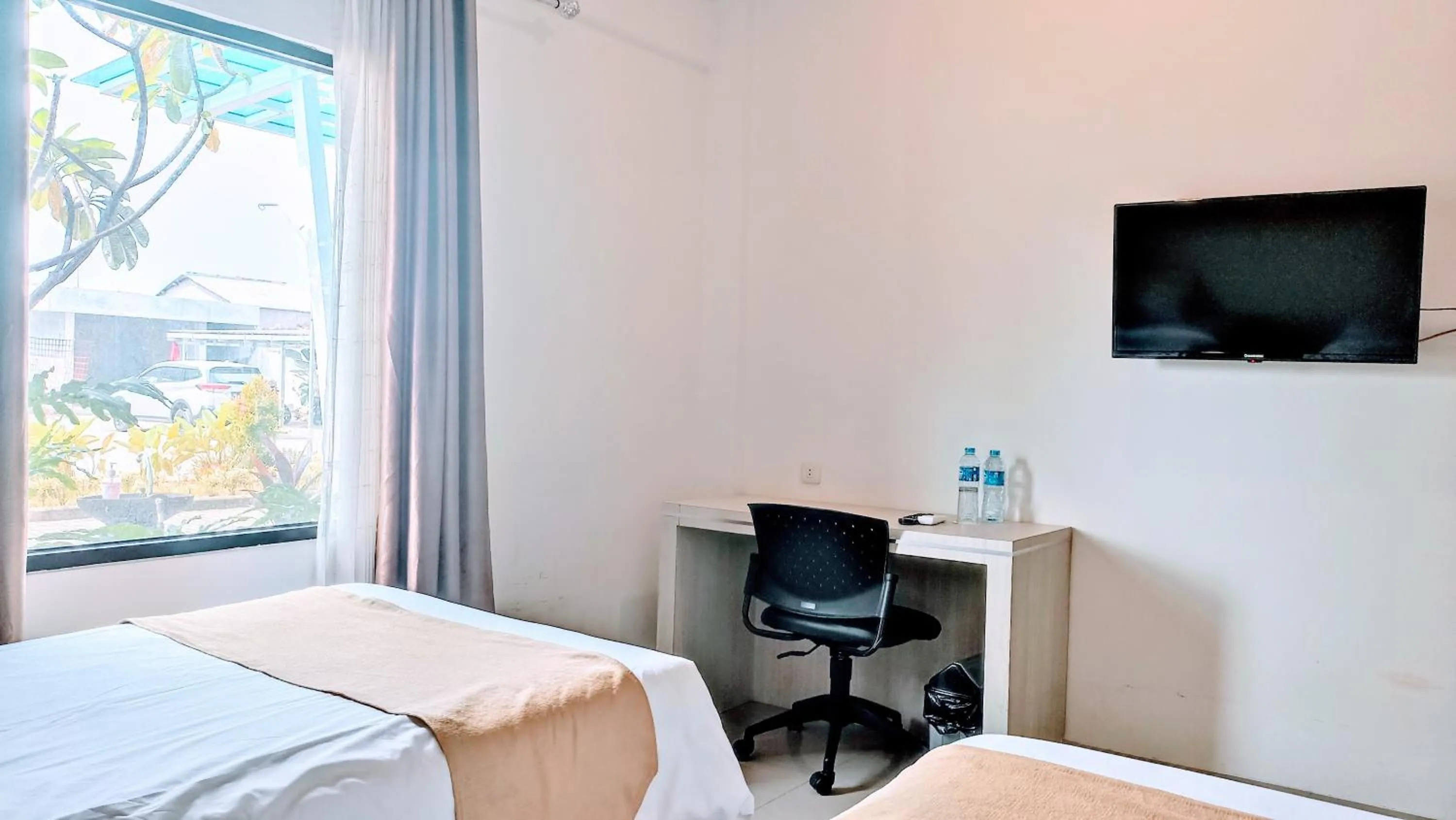 Bed in Yunna Express