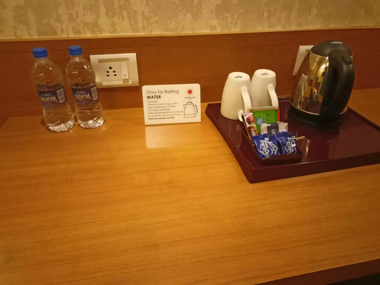 Coffee/tea facilities in Abhyagama Hotel