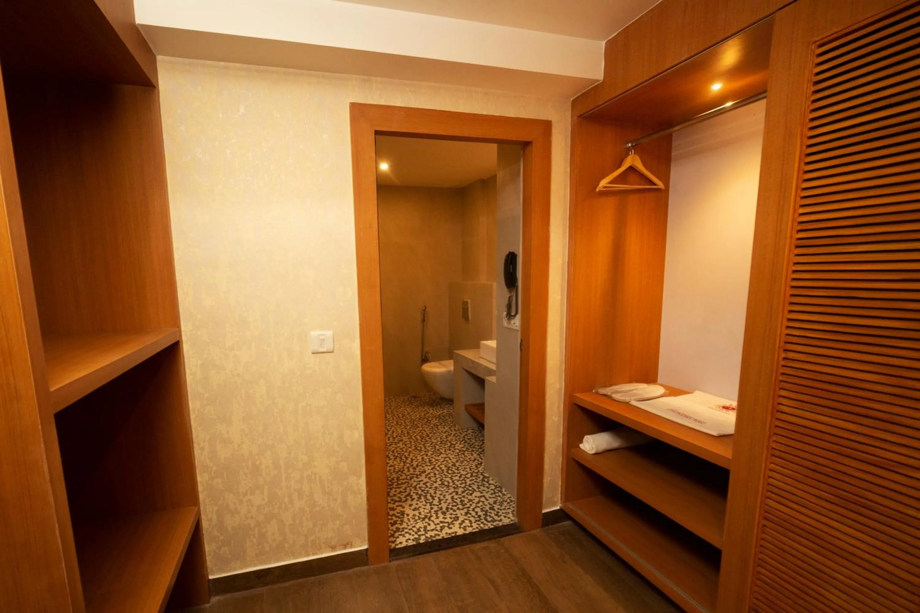 Bedroom in Abhyagama Hotel