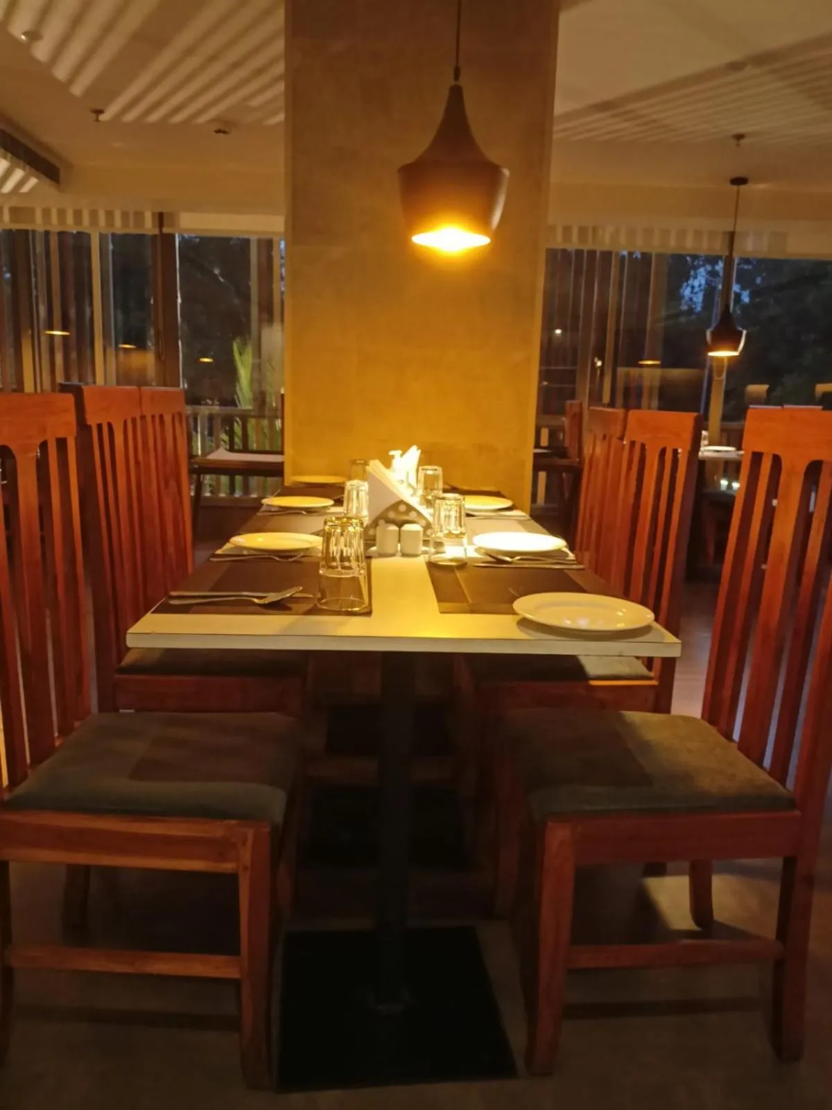 Restaurant/places to eat in Abhyagama Hotel
