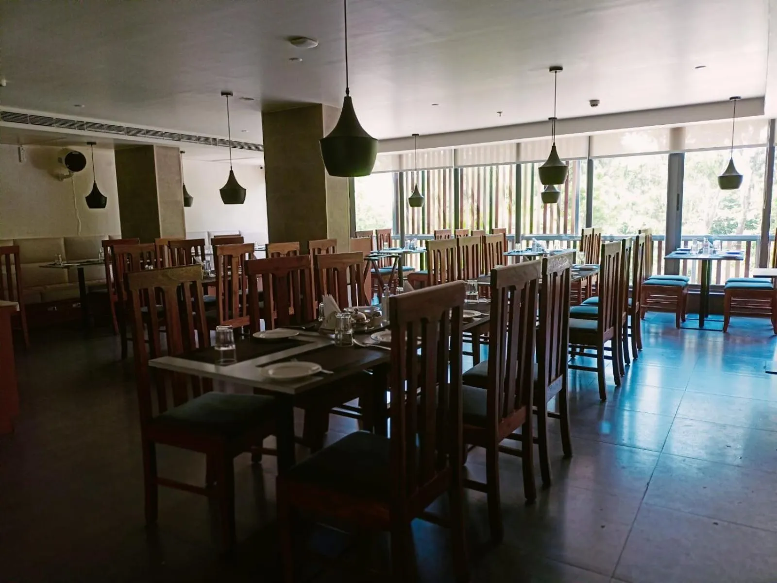 Restaurant/places to eat in Abhyagama Hotel