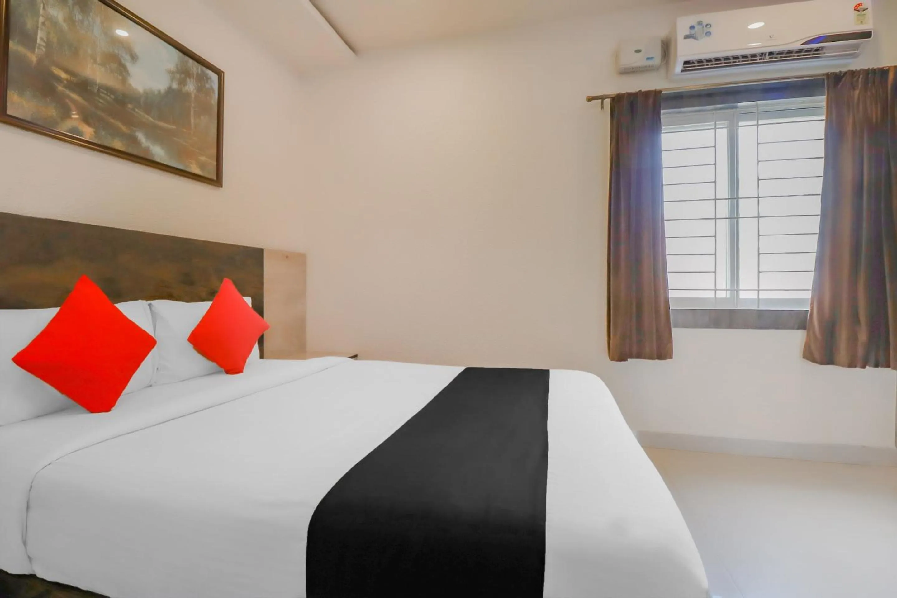 Bedroom, Bed in Capital O Royal Galaxy Finesse Near Phoenix Marketcity